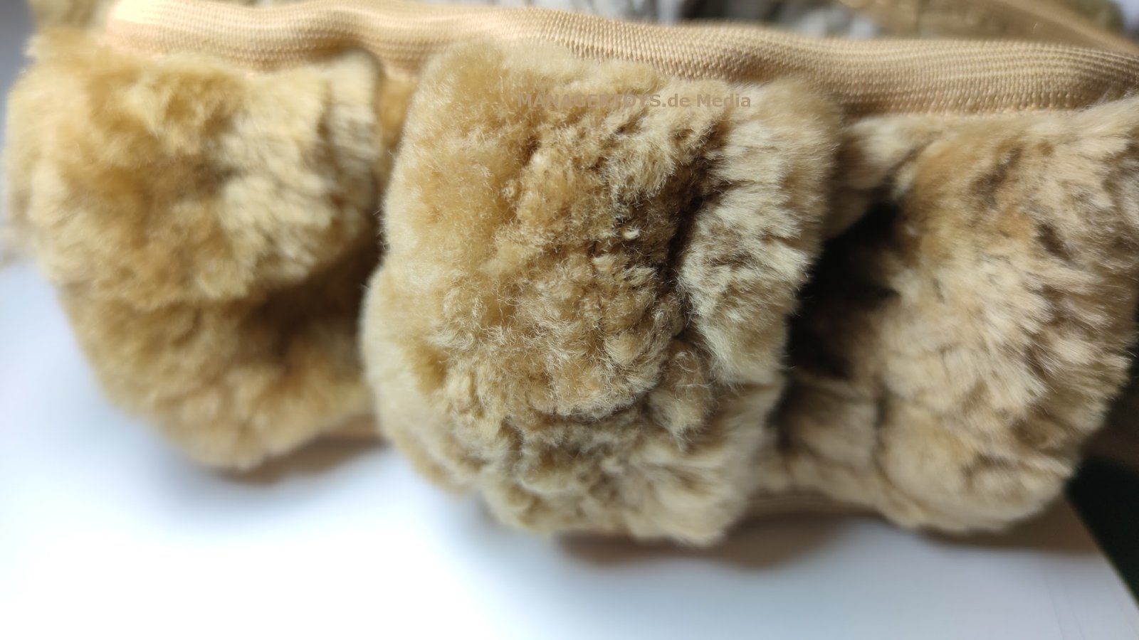 IWH Lambskin Steering Wheel Cover, Steering Wheel Rim Cover, Fur Steering Wheel Cover, 100% Genuine Lamb