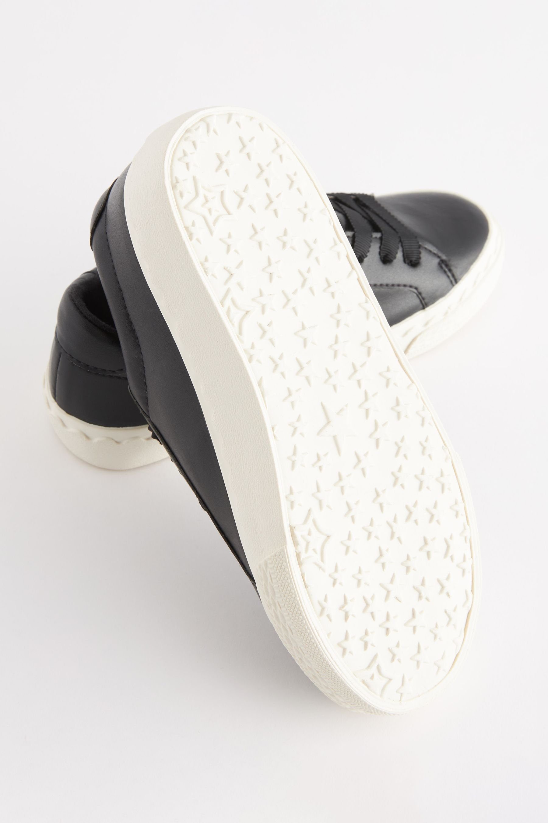 Bogenkante Sneaker mit Sneaker (1-tlg) zum Schnüren Next Black