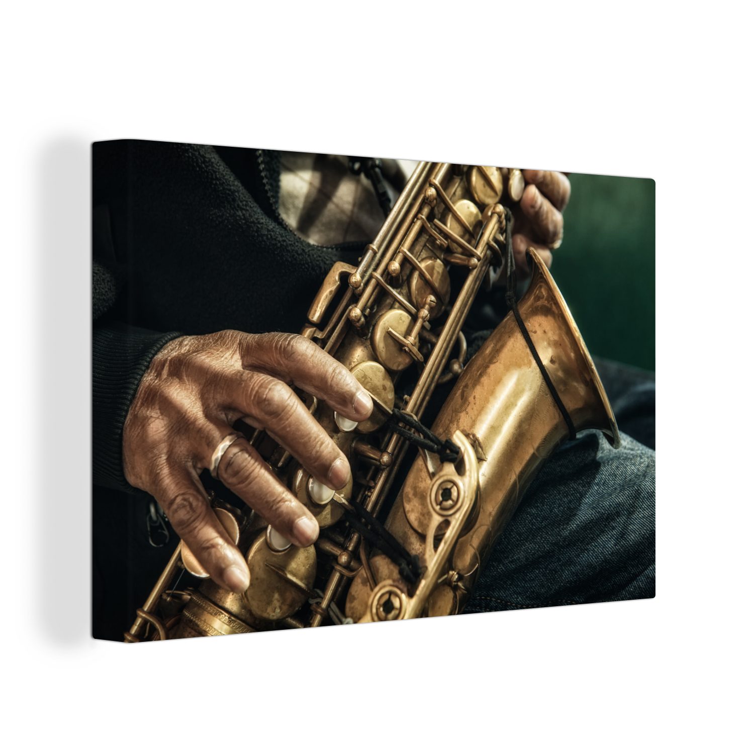 OneMillionCanvasses® Leinwandbild Nahaufnahme einer Hand auf einem Saxophon, (1 St), Wandbild Leinwandbilder, Aufhängefertig, Wanddeko, 30x20 cm