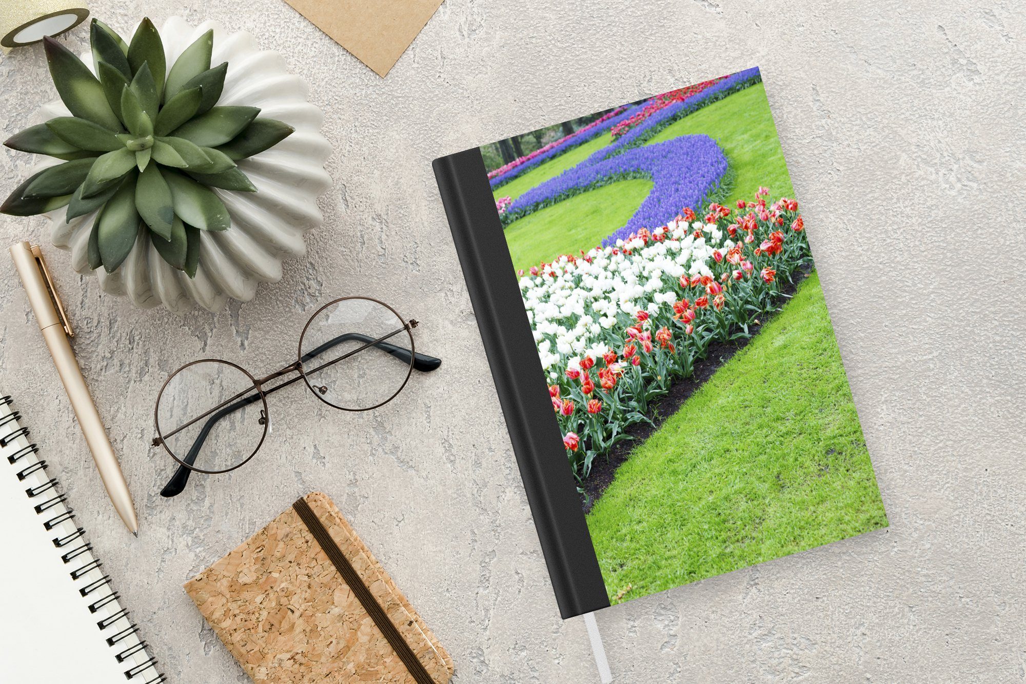 MuchoWow Notizbuch Blumenbeete Haushaltsbuch 98 Journal, Keukenhof A5, auf in Südholland, Notizheft, Seiten, Tagebuch, Merkzettel, dem