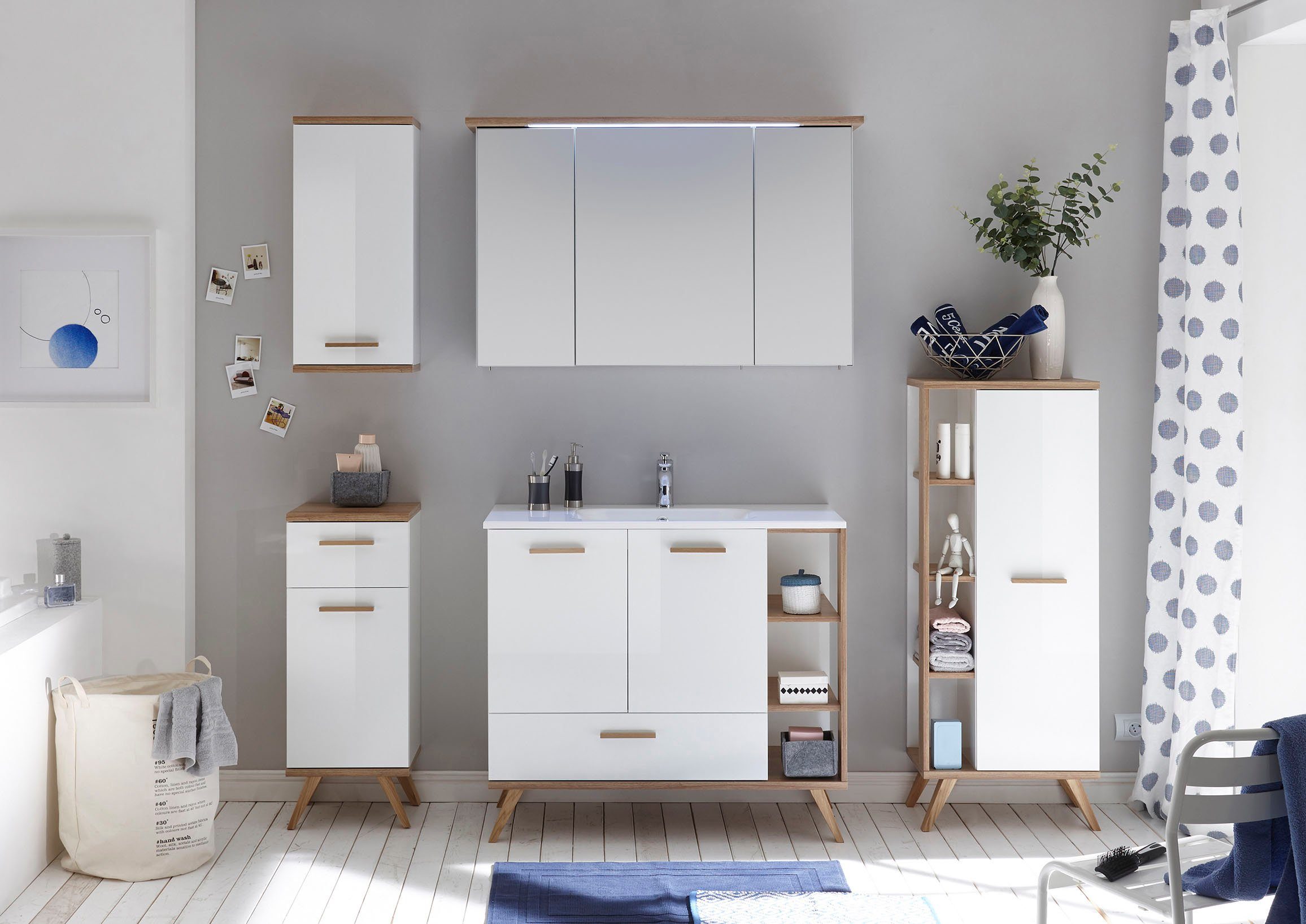 Saphir Spiegelschrank Quickset 923 Badschrank, 3 Spiegeltüren, 6 Einlegeböden, 115 cm breit inkl. LED-Beleuchtung, Türdämpfer, Schalter-/Steckdosenkombination