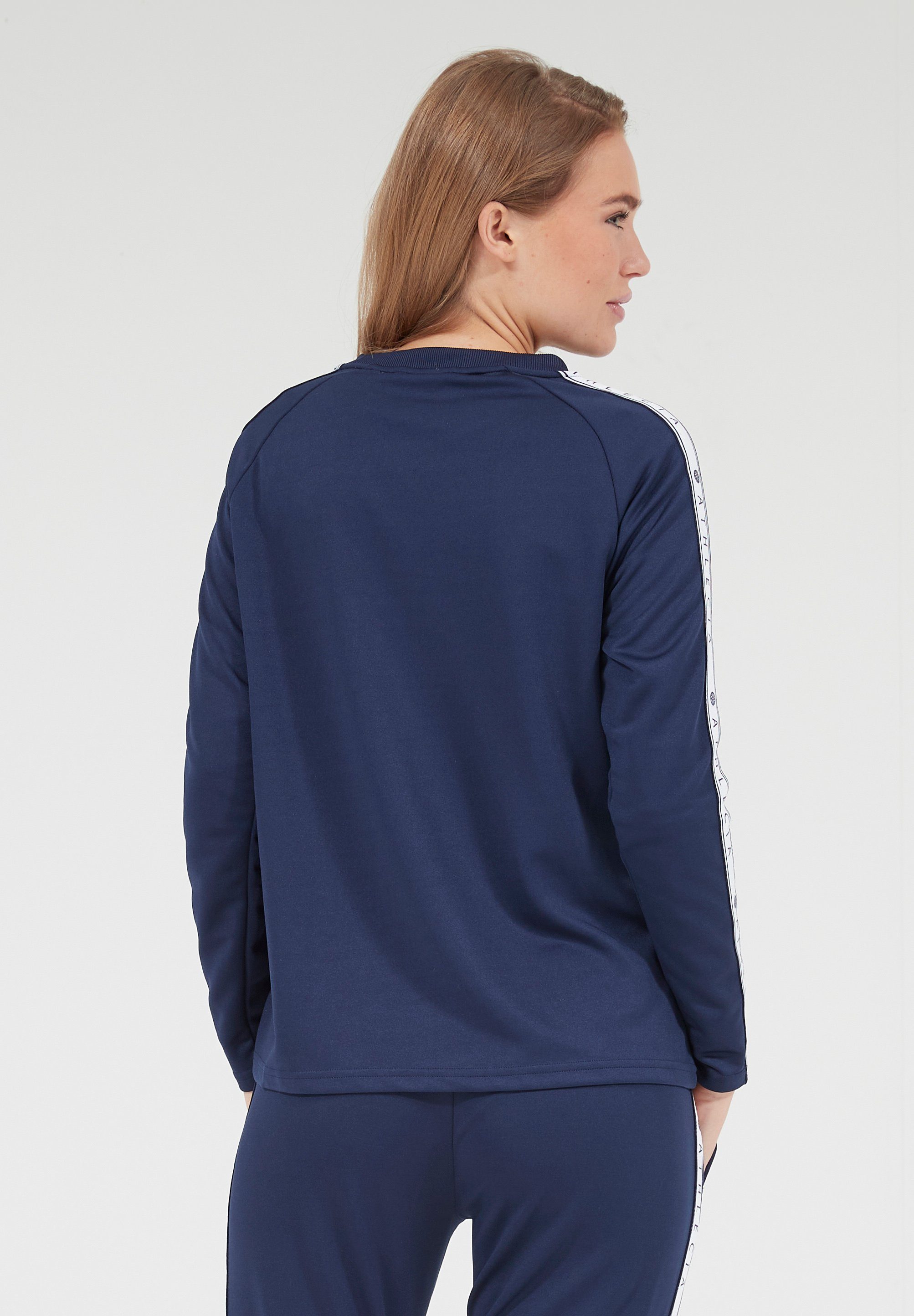 Langarmshirt mit blau hippen Logoprint-Streifen SELLA (1-tlg) ATHLECIA