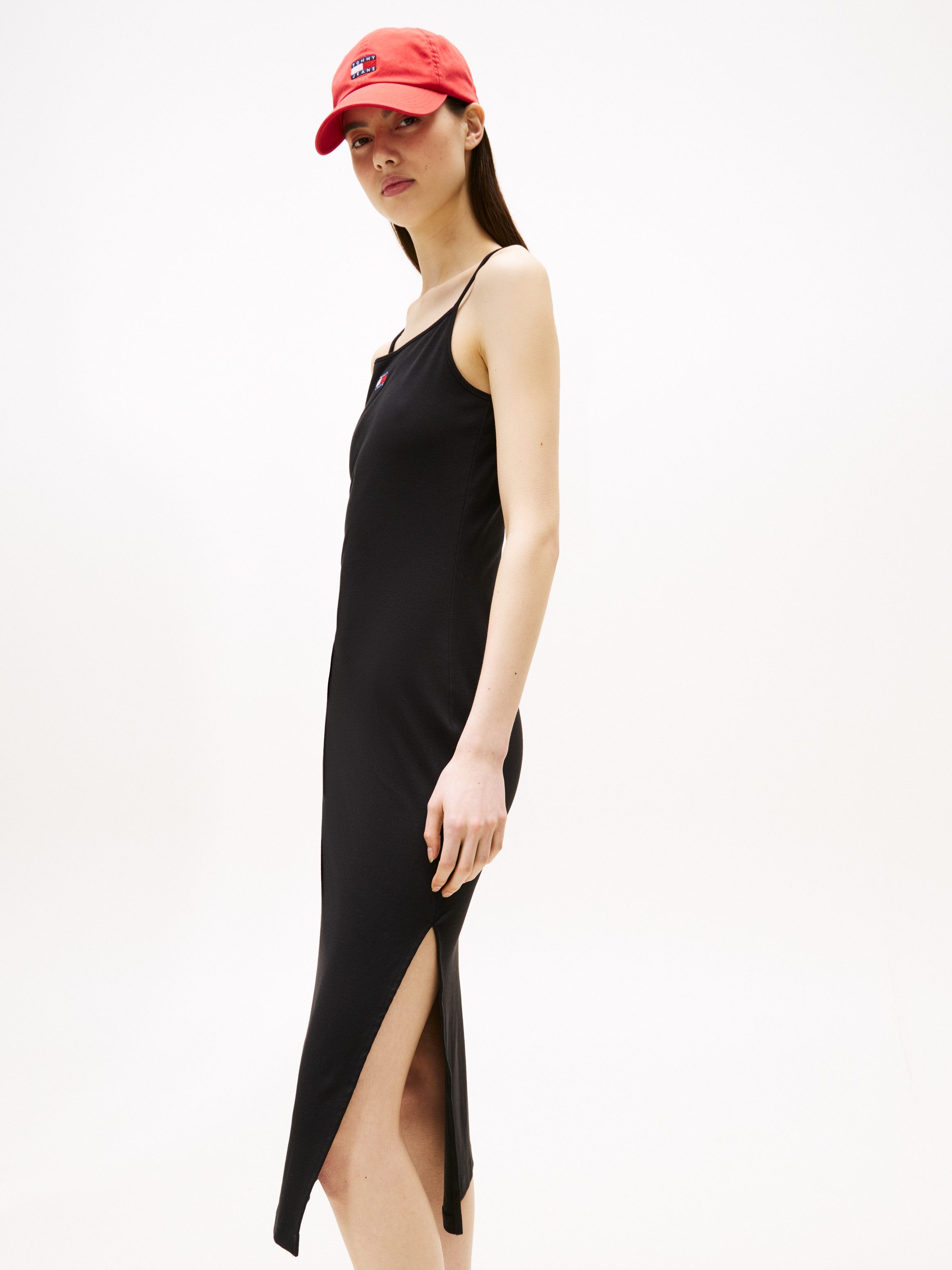 Tommy Jeans Trägerkleid TJW STRAPPY BADGE RIB MIDI DRESS