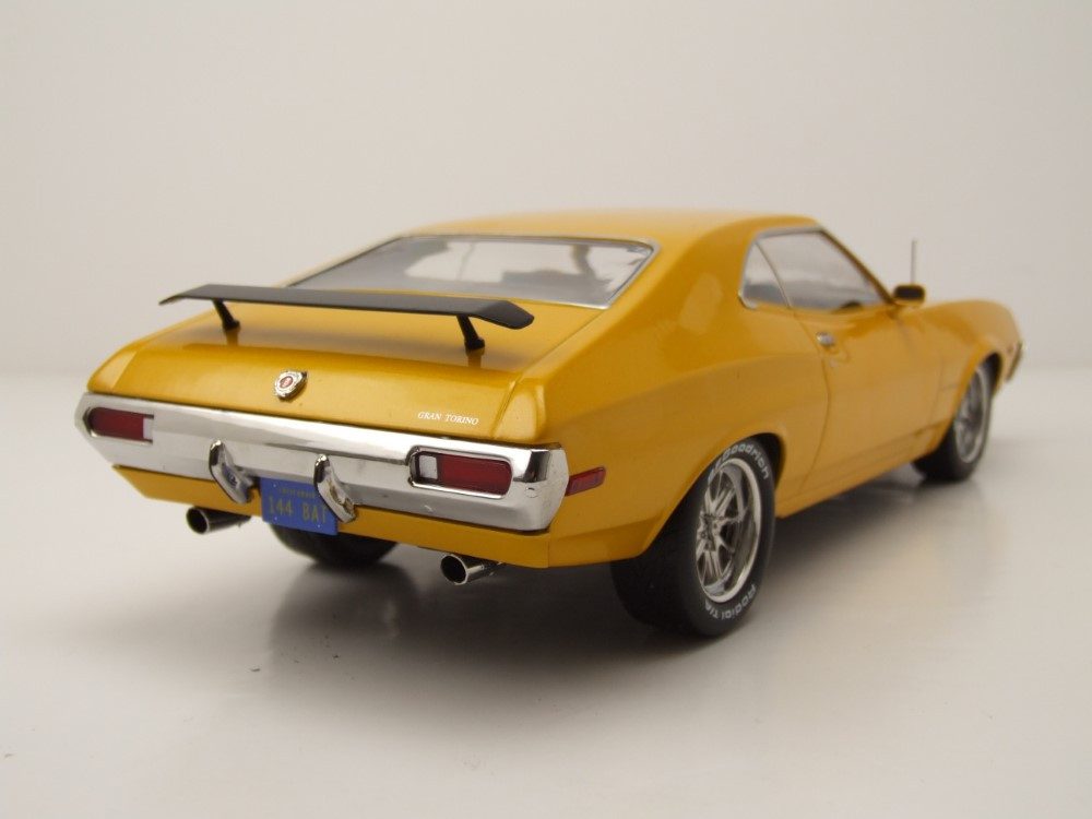 ixo Models Modellauto Ford Gran Torino Sport 1972 gelb, Maßstab 1:18