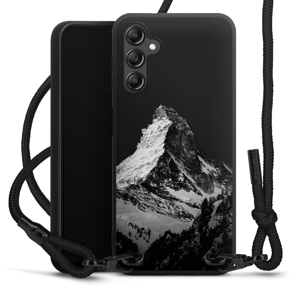 DeinDesign Handyhülle Berg Schnee Alpspitze Snow Capped Mountains Grayscale, Samsung Galaxy A14 5G Premium Handykette Hülle mit Band