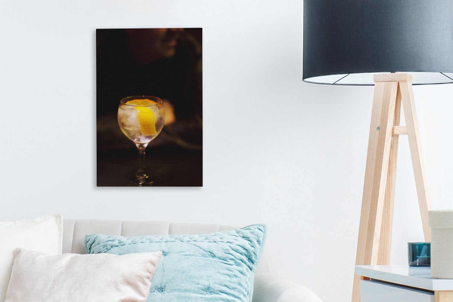 OneMillionCanvasses® Leinwandbild Ein Leinwandbild mit Tonic Zitrone, cm bespannt Gemälde, fertig St), (1 Zackenaufhänger, 20x30 inkl. Gin etwas