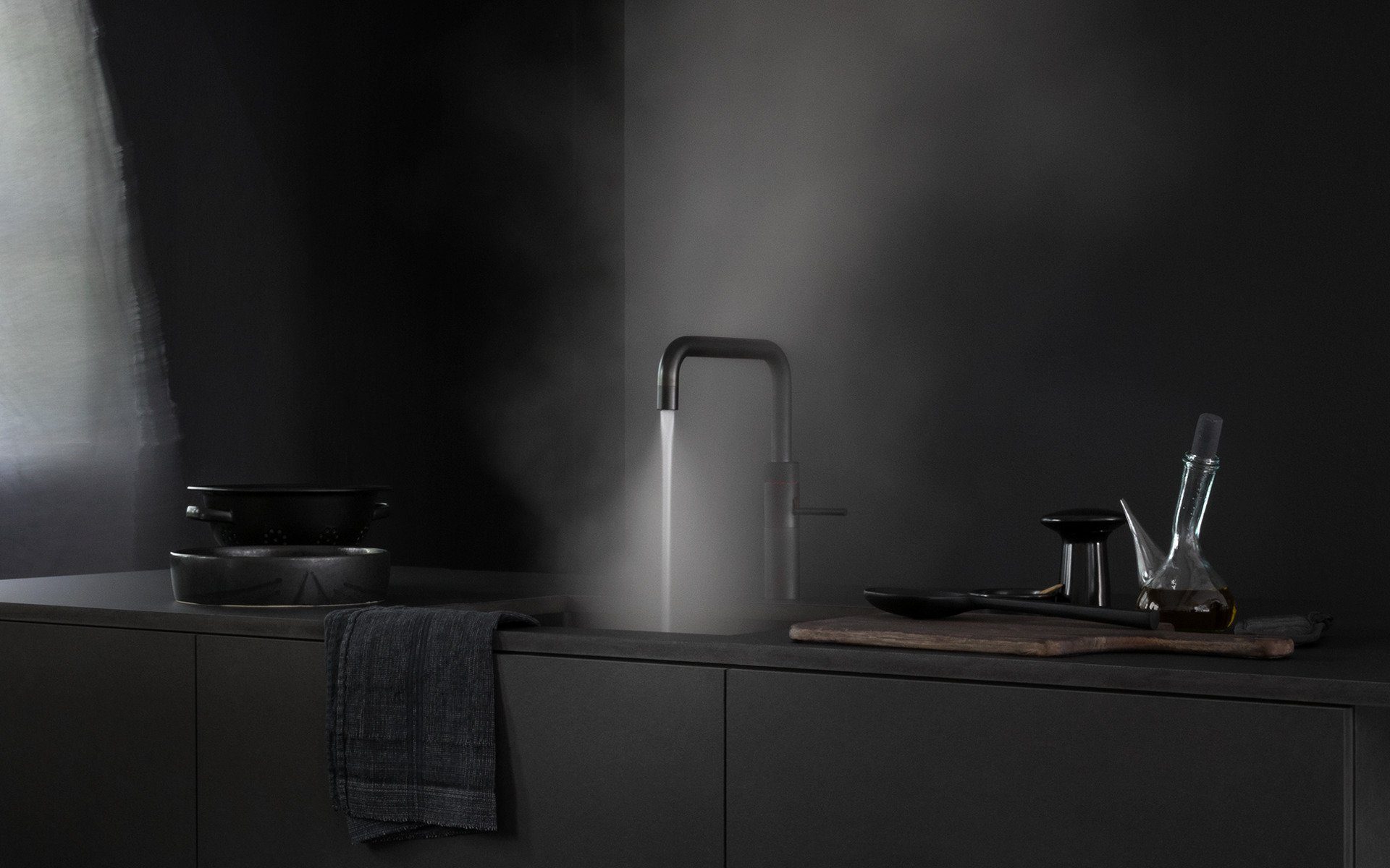 FUSION SQUARE QUOOKER Trinkwassersystem QUOOKER mit CUBE Küchenarmatur mit 2 Schwarz Kochendwasserhahn B 100°C (22FSBLKCUBE) (2-St) Combi