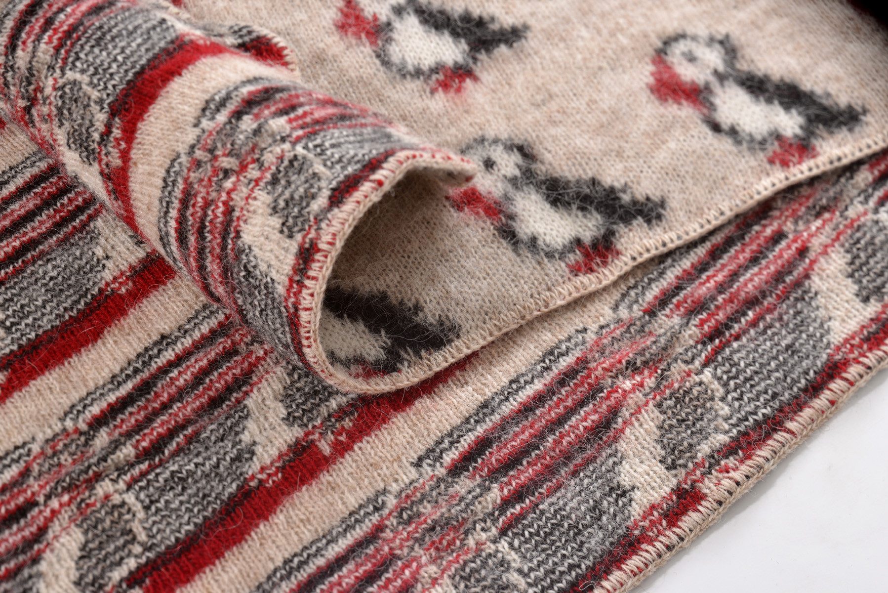 Wolldecke - Strickdecke Papageientaucher - Puffin - beige, KIDKA, - aus rauer isländischer Wolle