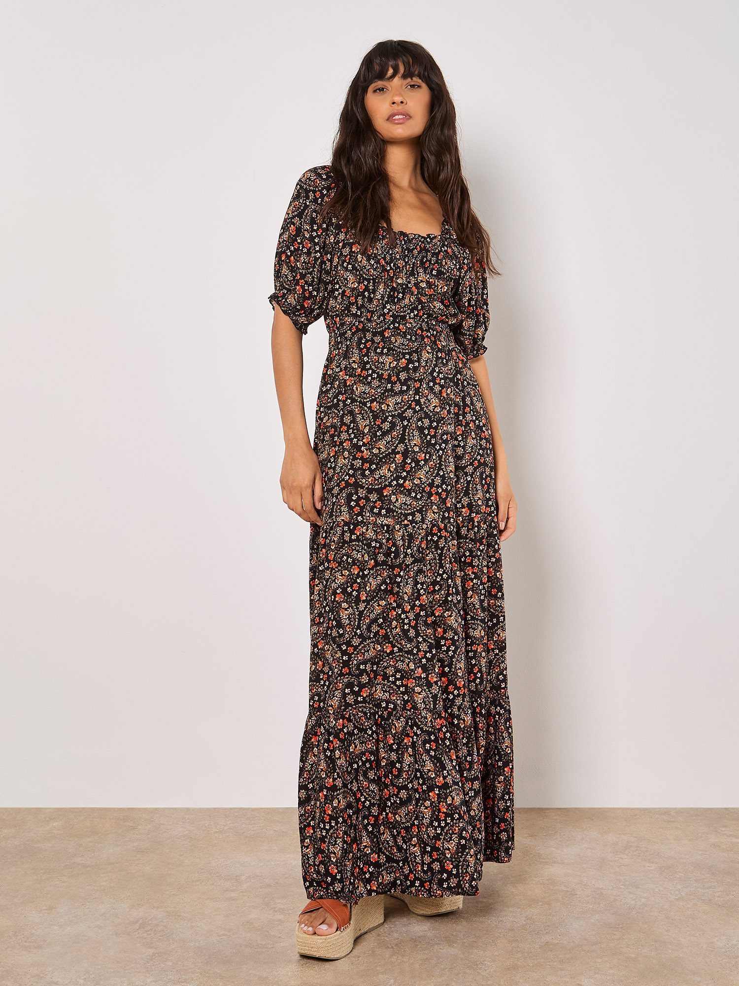 Apricot Maxikleid Geblümtes Paisley-Maxikleid mit elastischen Details
