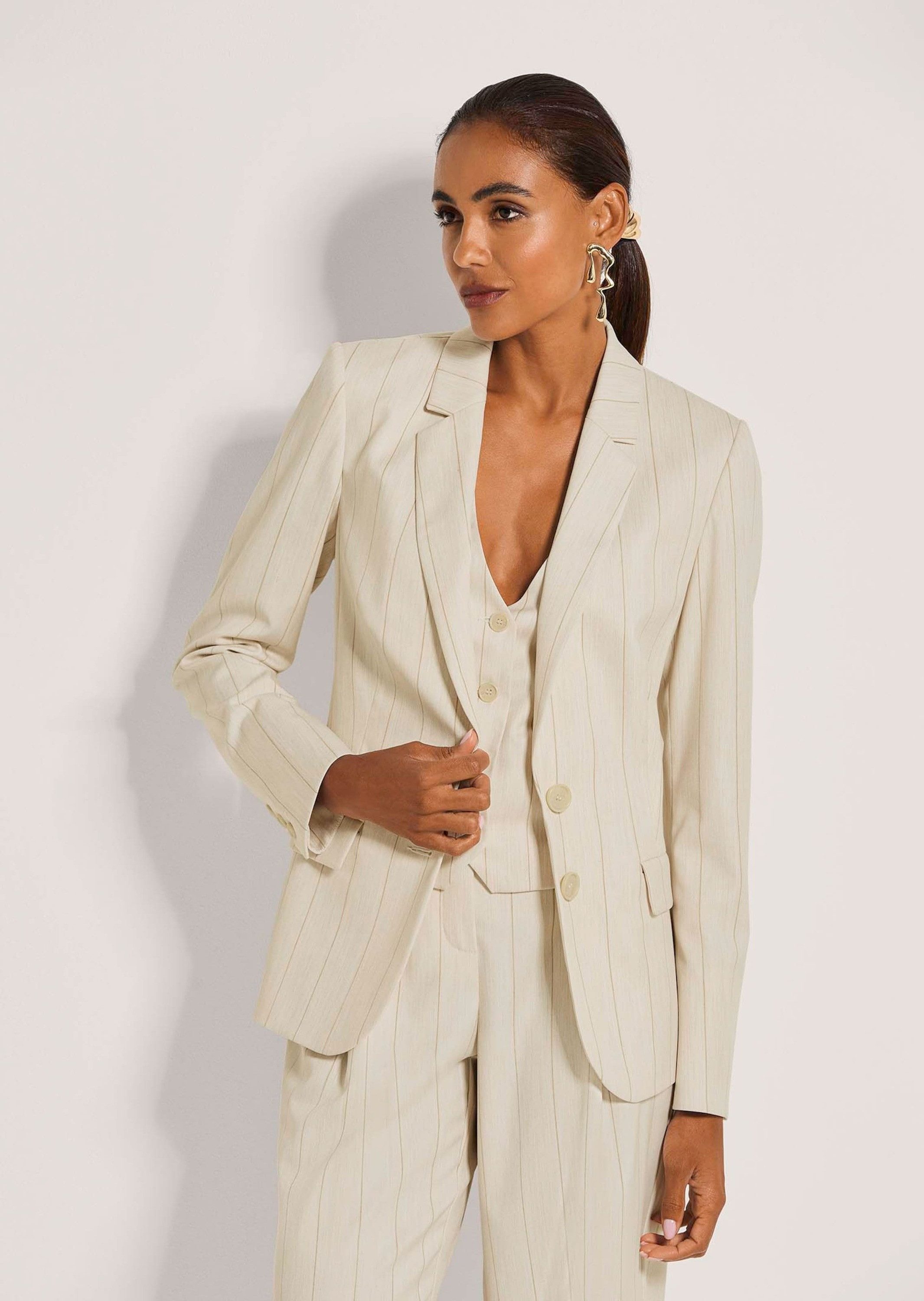 MADELEINE Kurzblazer Longblazer mit Nadelstreifen Einreiher mit Reverskragen, Pattentaschen und Langarm