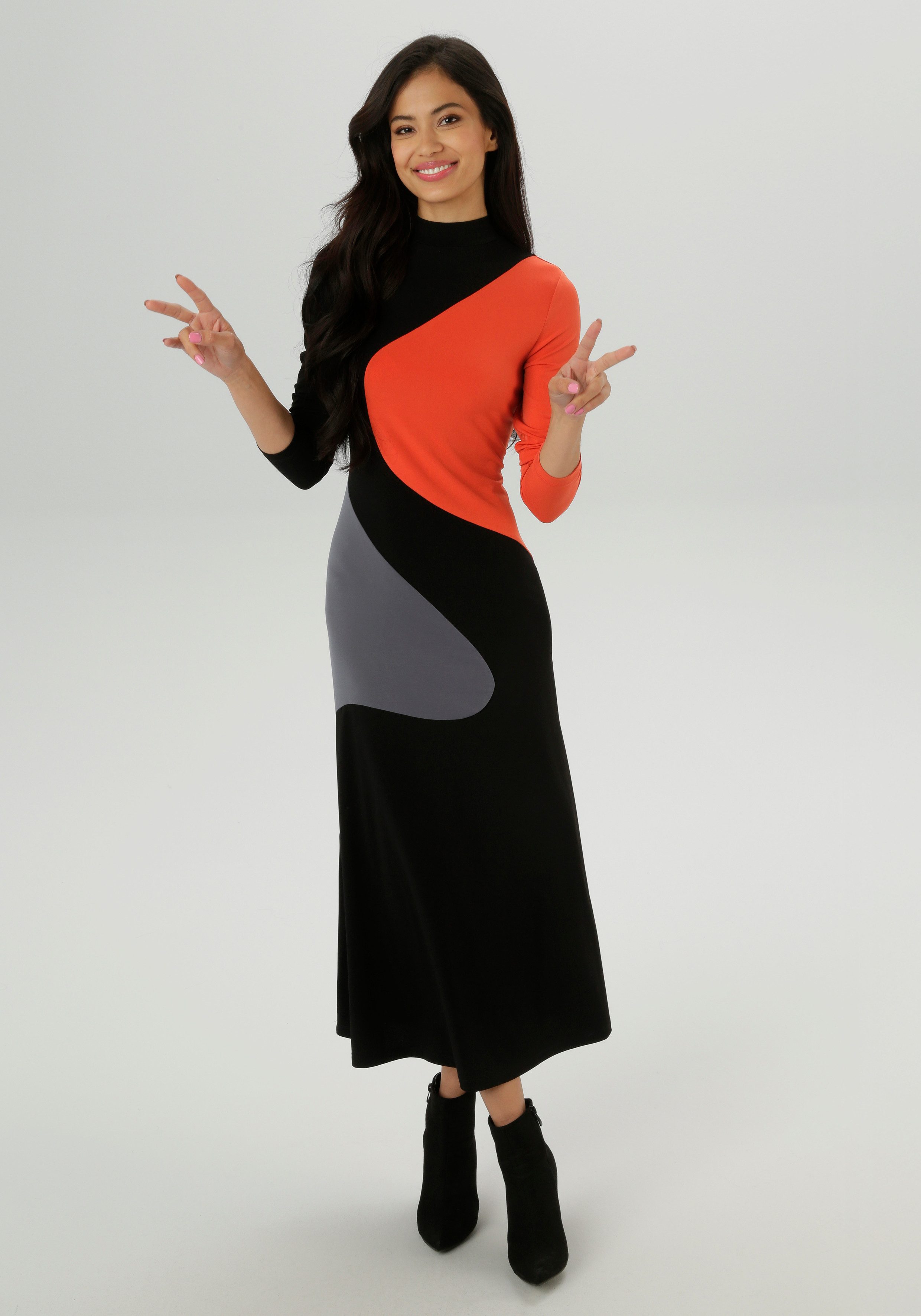 Aniston SELECTED Maxikleid mit asymmetrisch verlaufenden Farbeinsätze günstig online kaufen