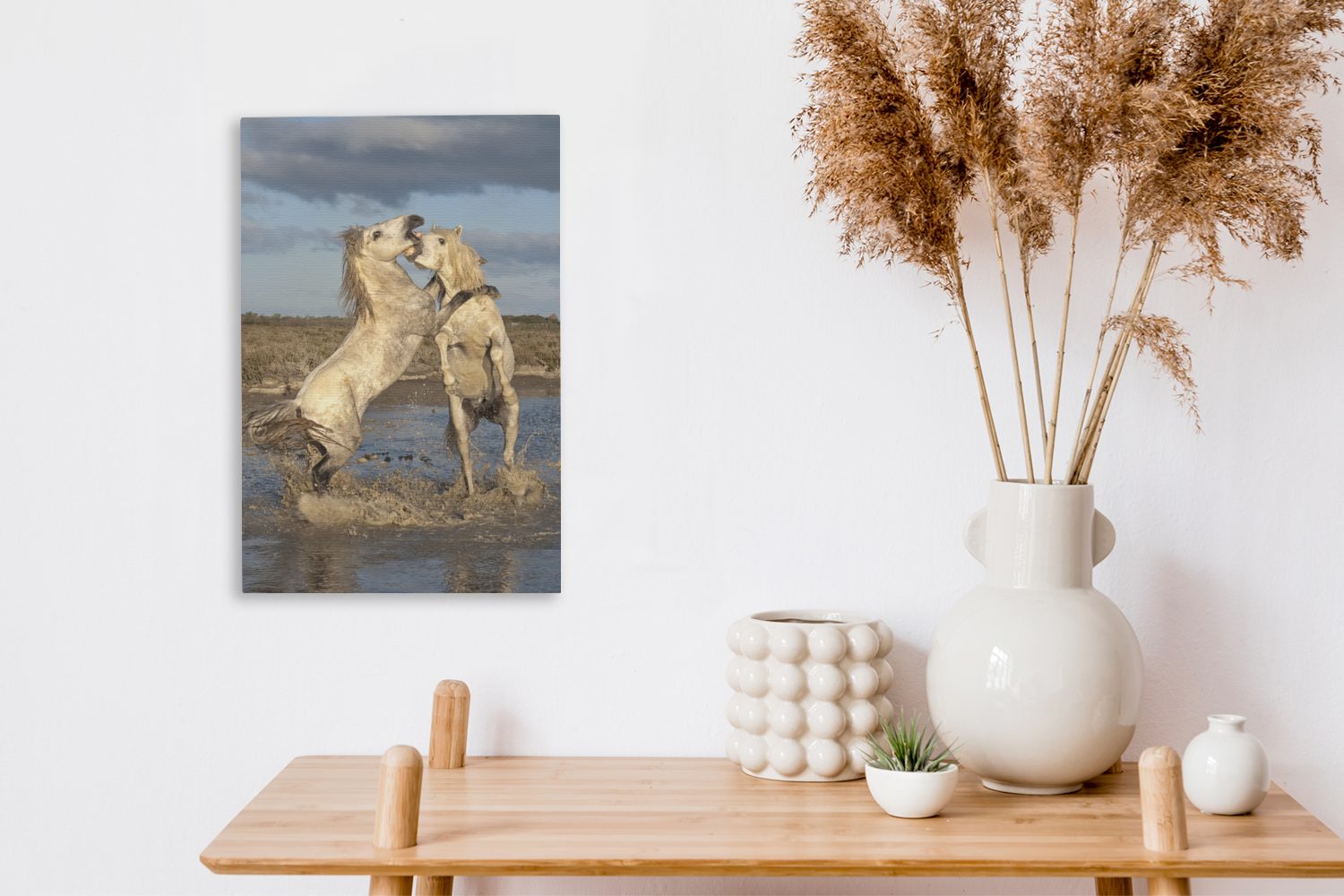 St), inkl. Zwei Gemälde, 20x30 fertig Pferde Leinwandbild Camargue, cm Toben Zackenaufhänger, beim OneMillionCanvasses® (1 weiße in Frankreich, bespannt der Leinwandbild