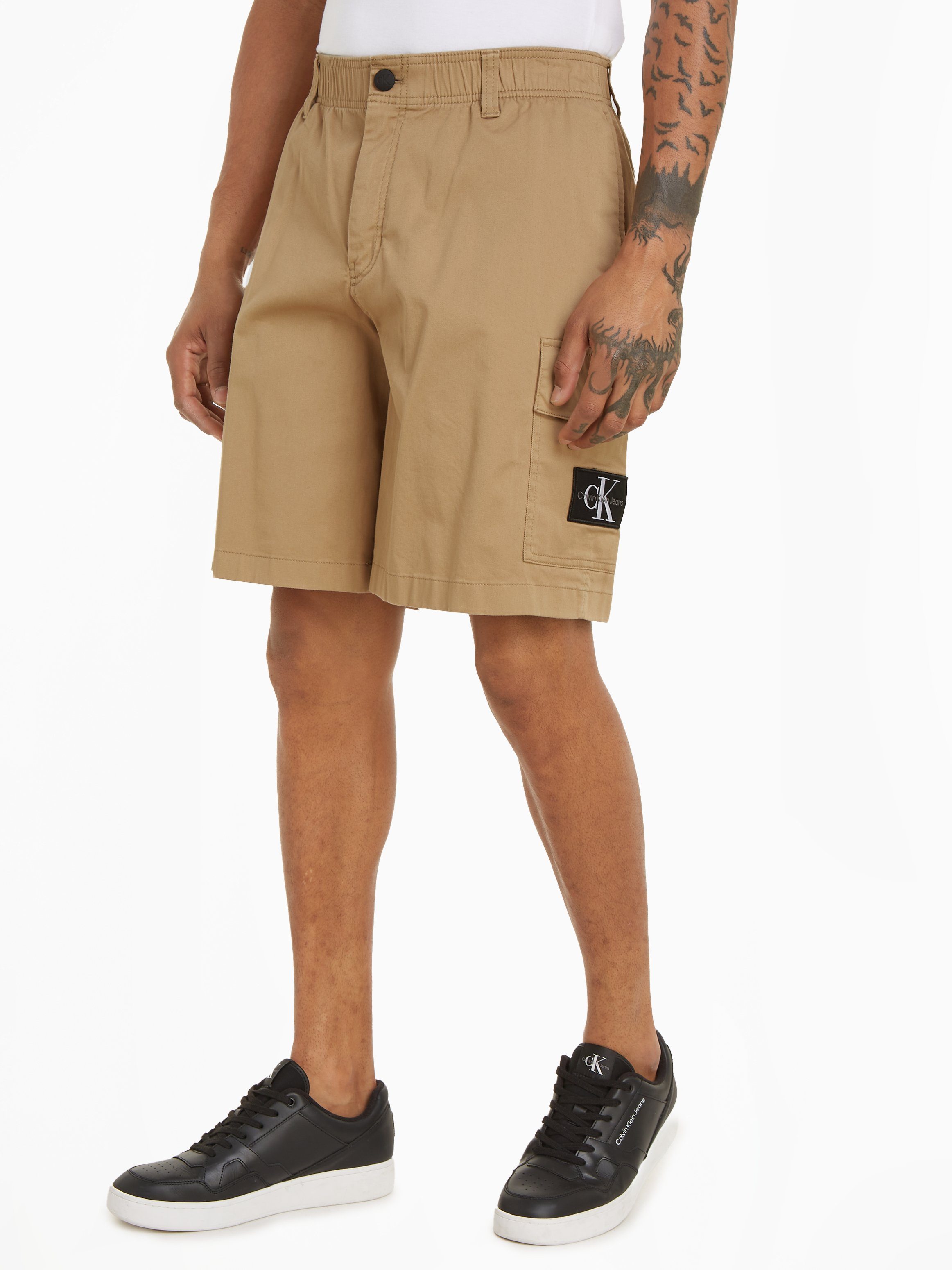 Calvin Klein Jeans Cargohose CARGO SHORT mit Logopatch