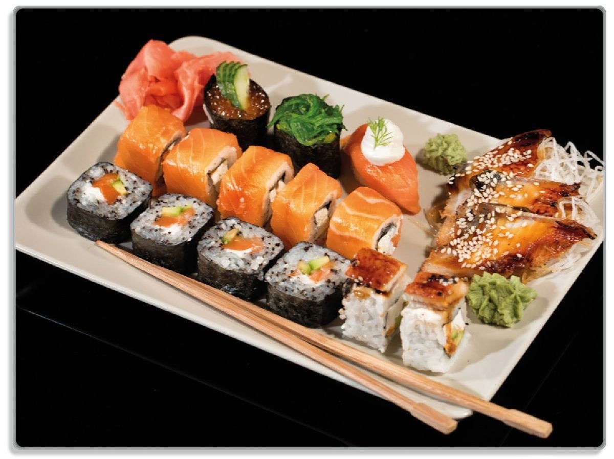 Wallario Schneidebrett Sushi-Menü mit Inside-Out Sushi, Nigiri und Wasabi, ESG-Sicherheitsglas, (inkl. rutschfester Gummifüße 4mm, 1-St), 30x40cm
