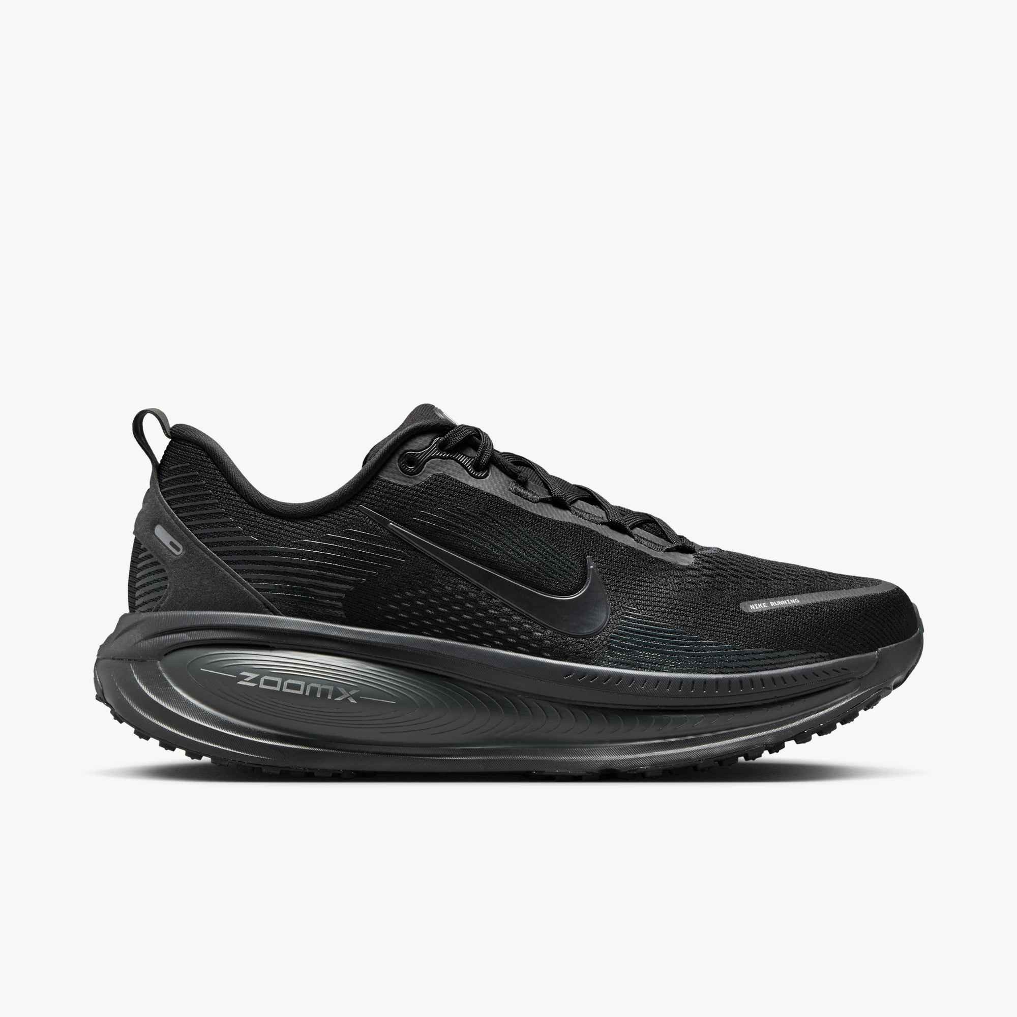 Nike Vomero 18 Laufschuh mit leicht profiliertem Laufsohlenprofil, aus Mesh-Obermaterial