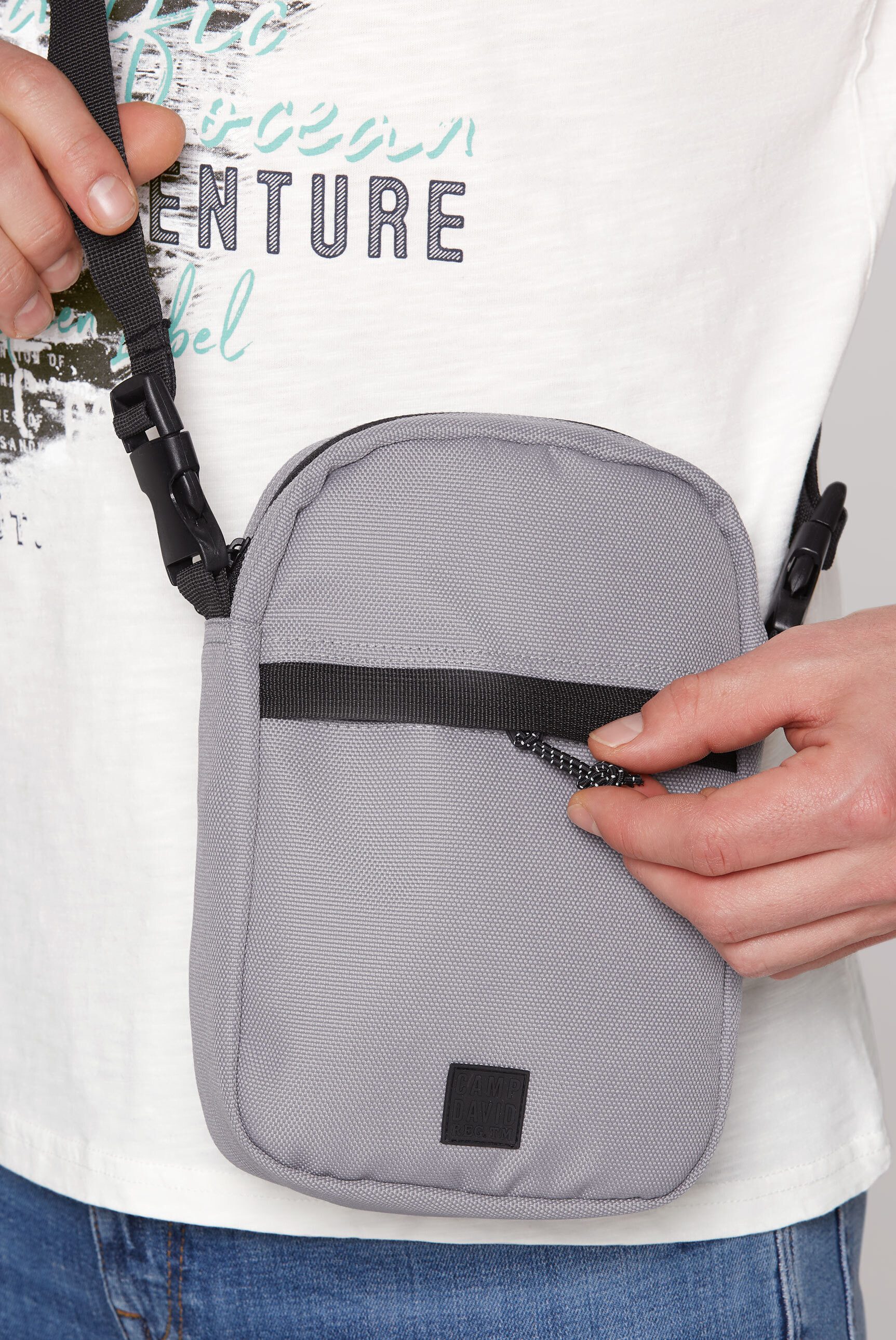 CAMP DAVID Umhängetasche, mit tiefem Vorfach