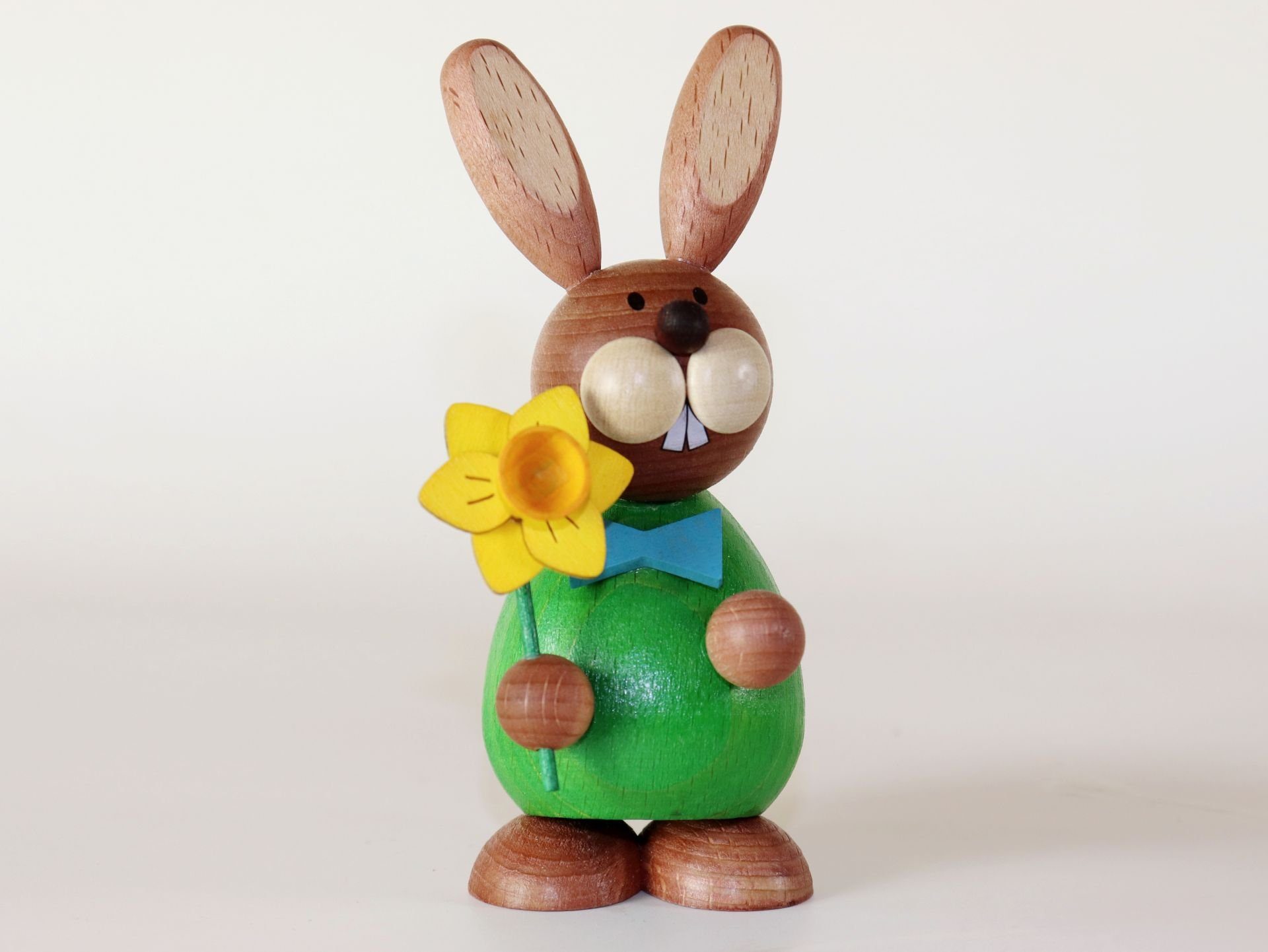 Ullrich Kunsthandwerk Dekofigur Ullrich Osterhase stehend mit Narzisse 12,0 cm groß