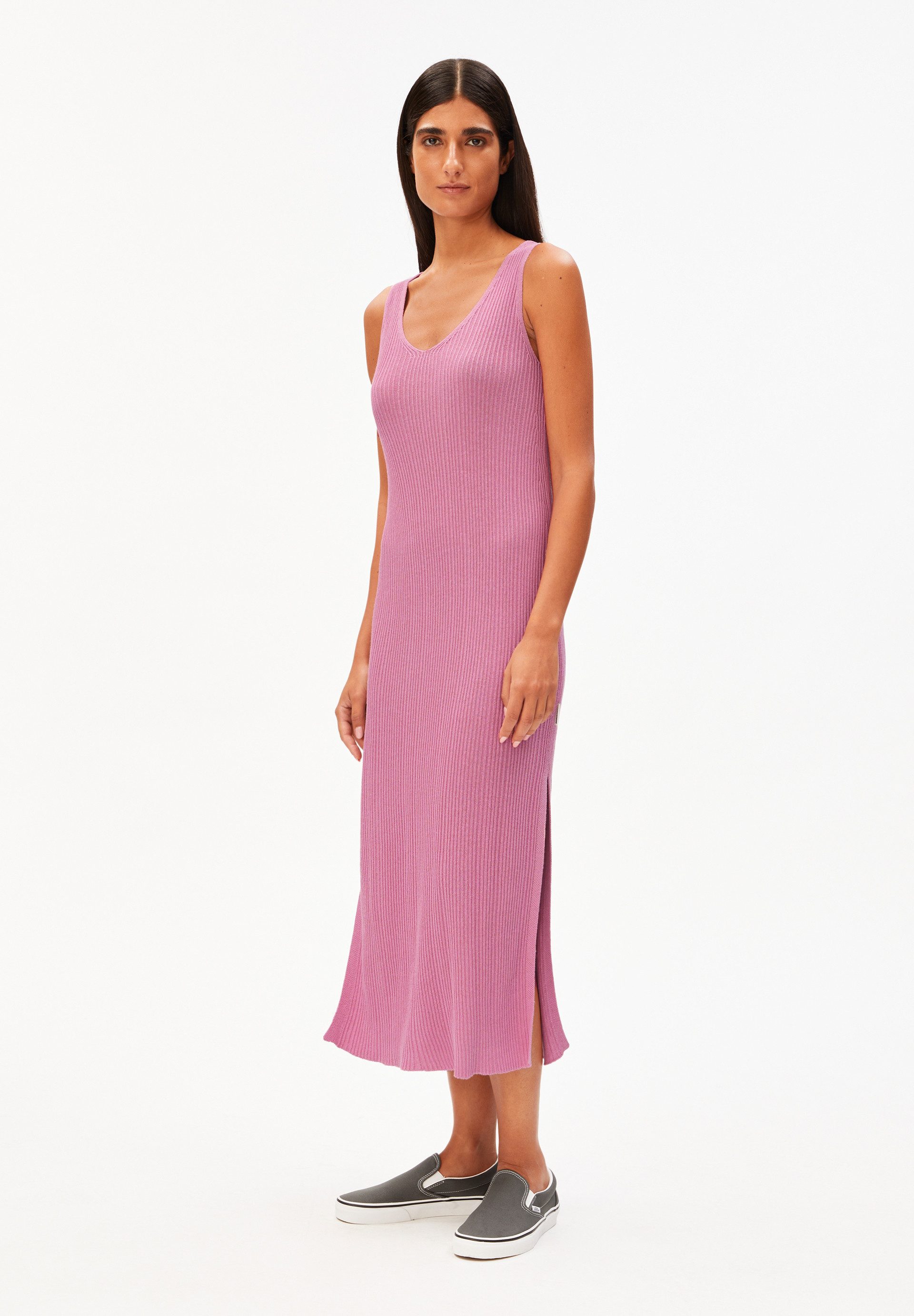 Armedangels Strickkleid LINEN BLEND Strickkleid aus Leinen-Mix V-Ausschnitt günstig online kaufen
