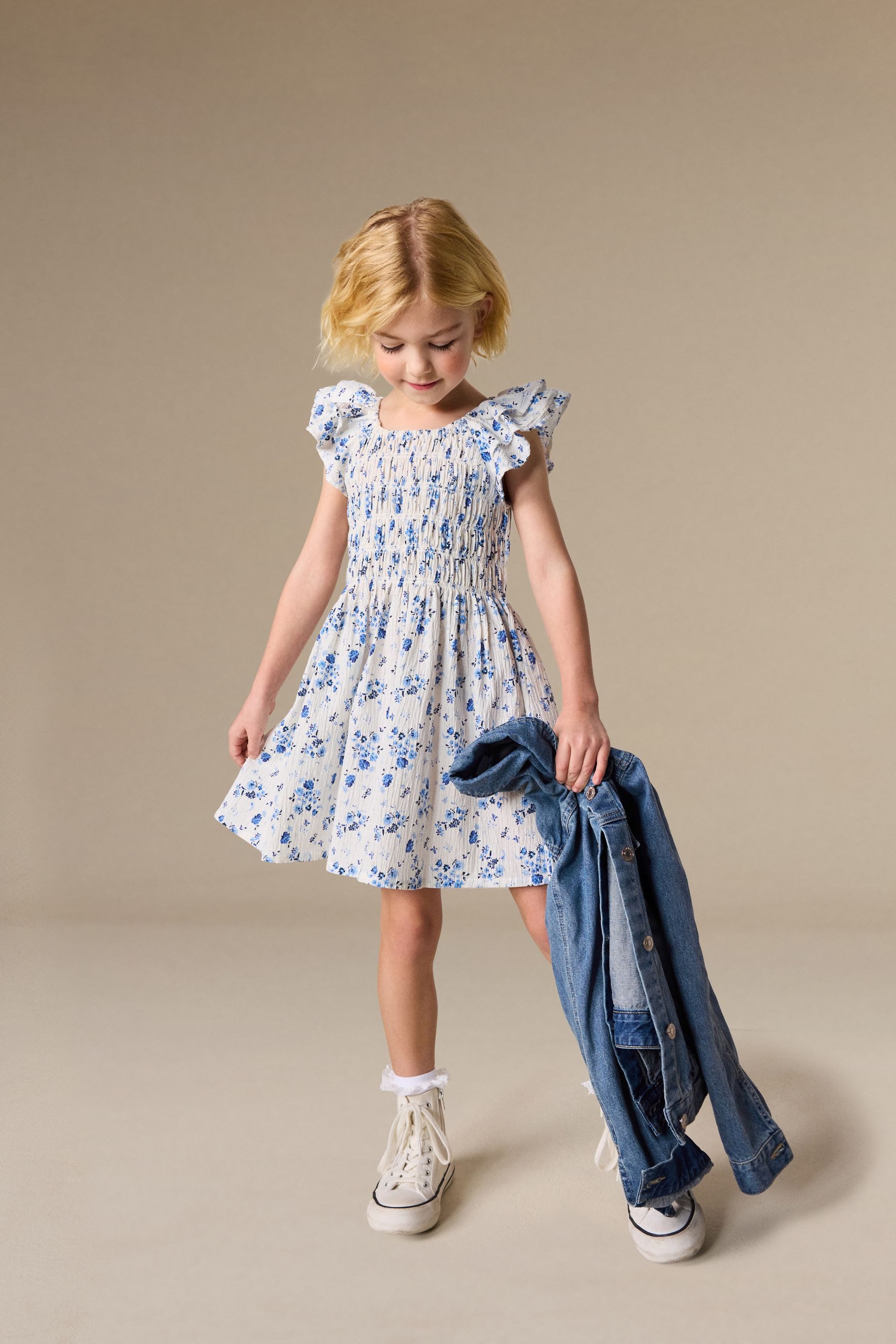 Next Jerseykleid Gesmokte Kleid mit Rüschenärmeln (1-tlg)