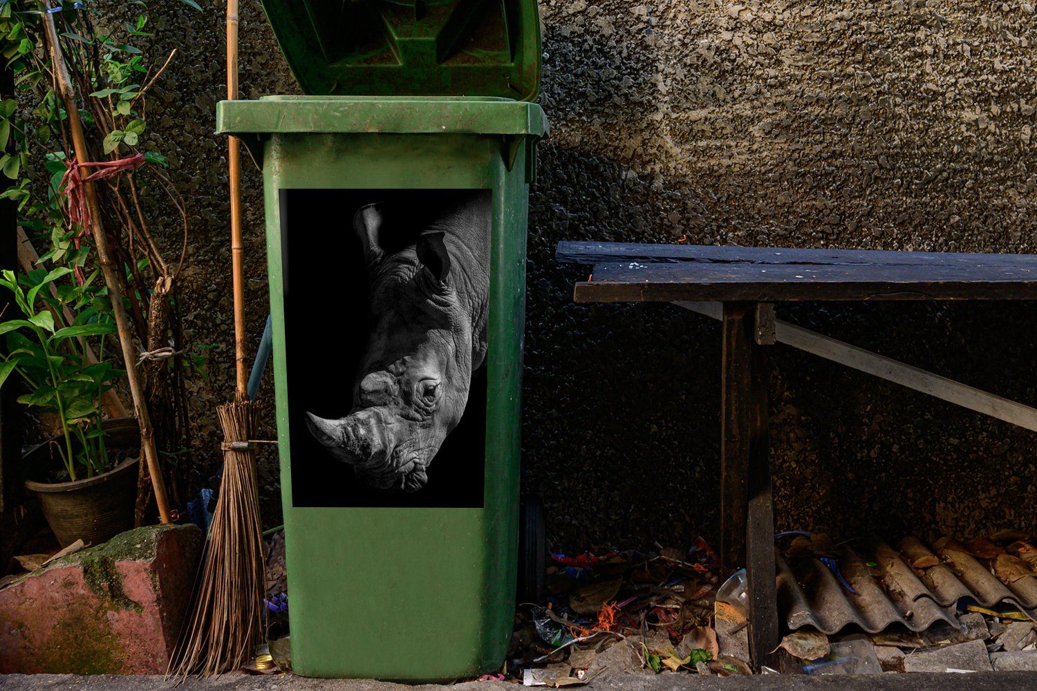 MuchoWow Wandsticker Nashorn - St), Porträt Mülleimer-aufkleber, Container, - Wildtier Mülltonne, (1 Abfalbehälter Sticker