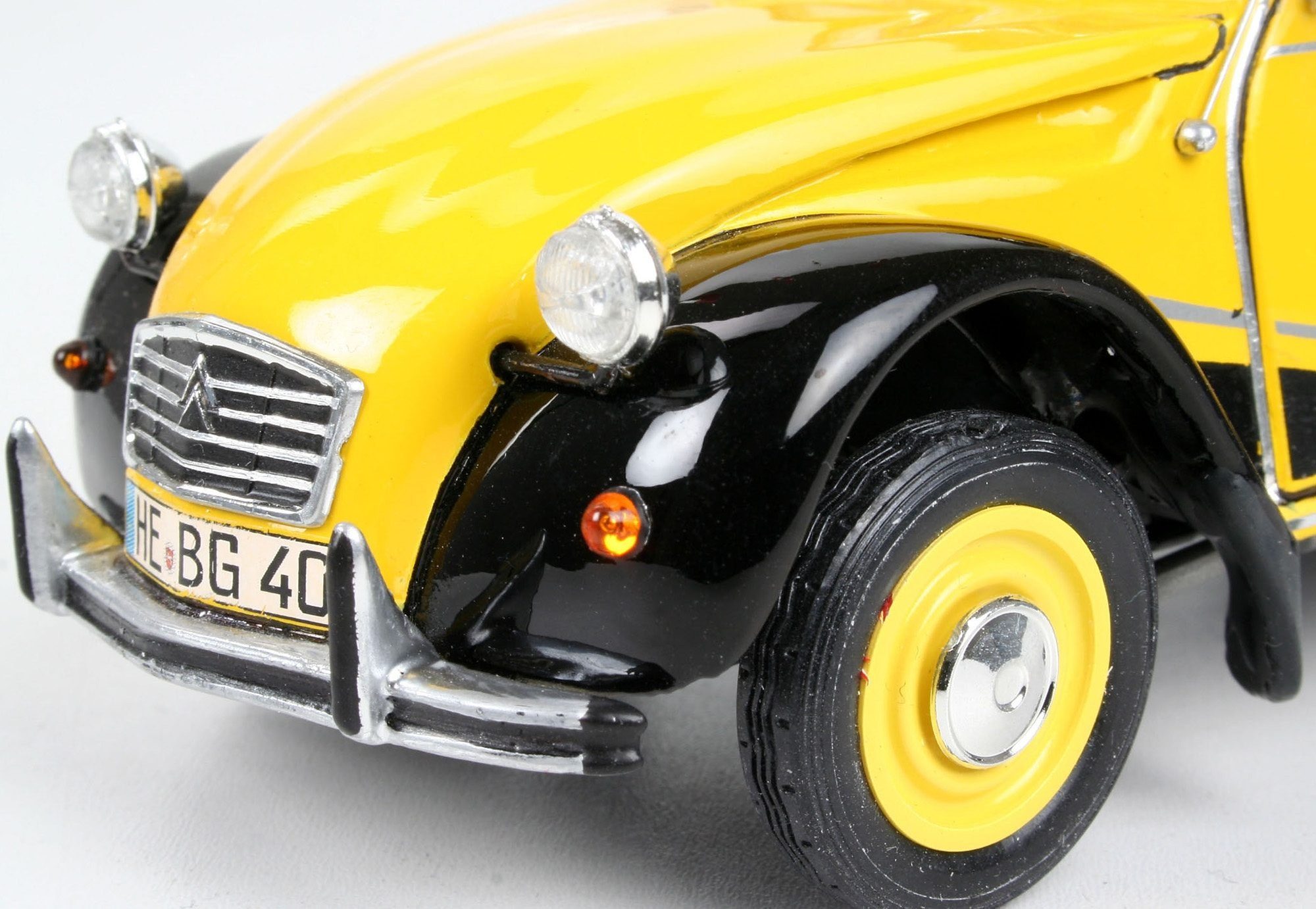 Revell® Modellbausatz Citroen 2CV Charleston, Maßstab 1:24, (Set), Made in Europe