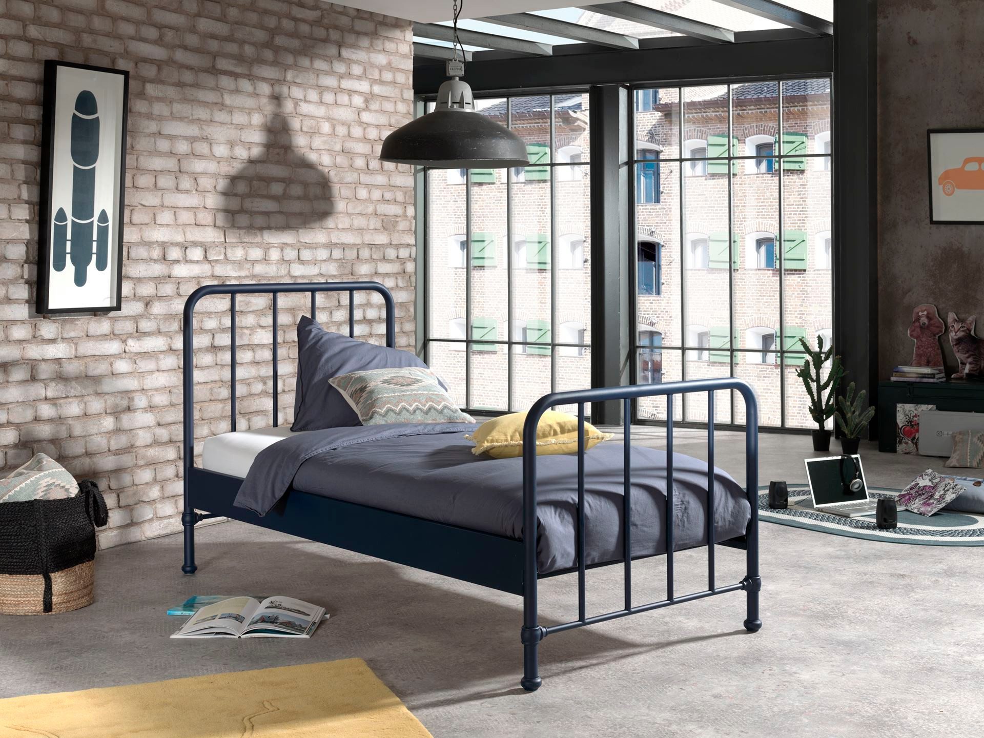 58 aufm Kessel Bettgestell Metallbett Kay 97x206x110 Einzelbett Industriedesign Metall Blau matt (inkl. Versand, Lieferung bis Verwendungsstelle), Liegefläche 90x200, modernes Bett mit Rohrrahmen und trendiger Optik