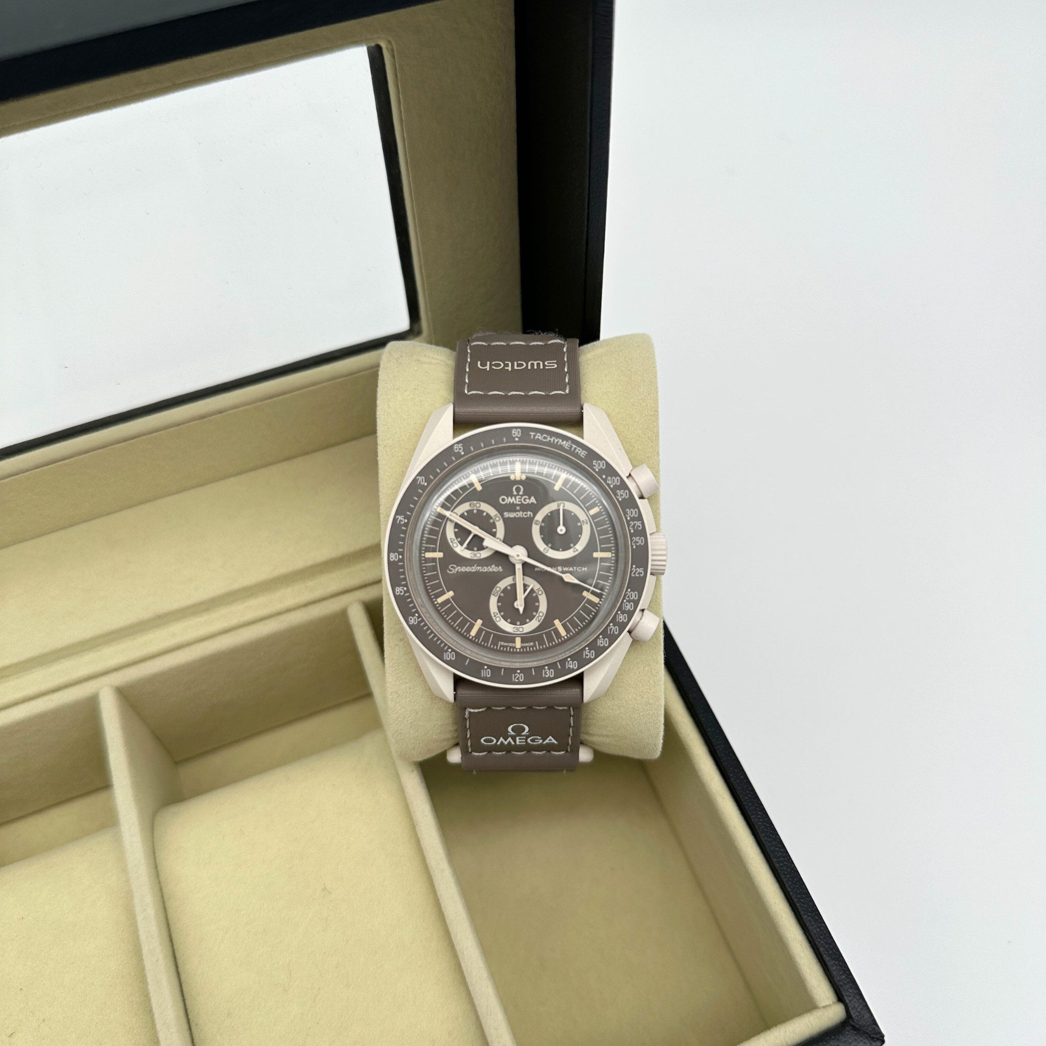 Chronograph Swatch Omega Moonswatch Mission on Earth Desert SO33T103 Mission on Earth Desert