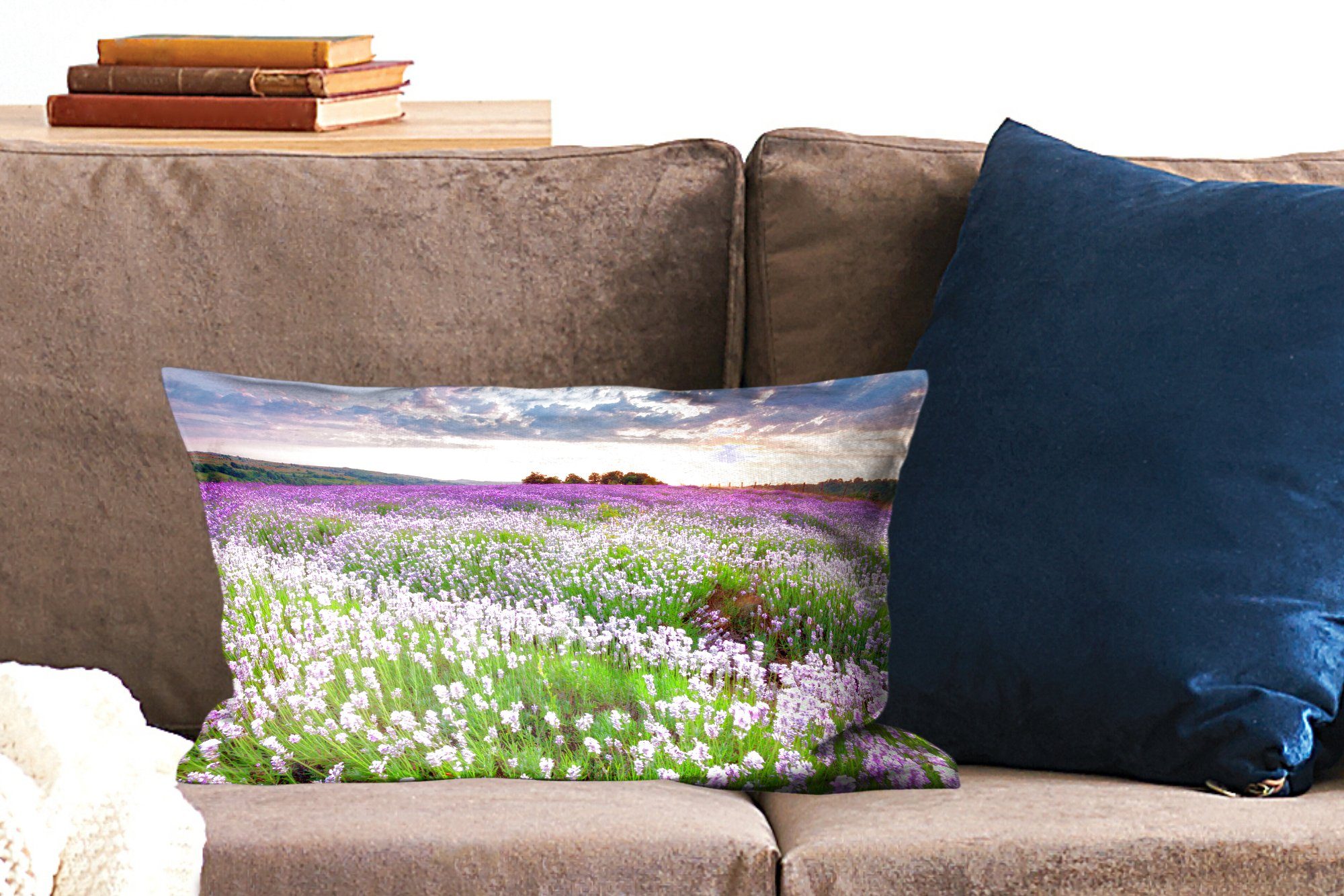 MuchoWow Dekokissen Lavendel - Wohzimmer - Sonnenuntergang - Dekokissen Blumen Schlafzimmer mit Zierkissen, - Füllung, Lila Dekoration, Wiese