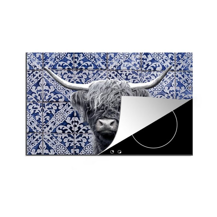 MuchoWow Herdblende-/Abdeckplatte Scottish Highlander - Delfter Blau - Schwarz - Weiß Vinyl (1 tlg) induktionskochfeld Schutz für die küche Ceranfeldabdeckung