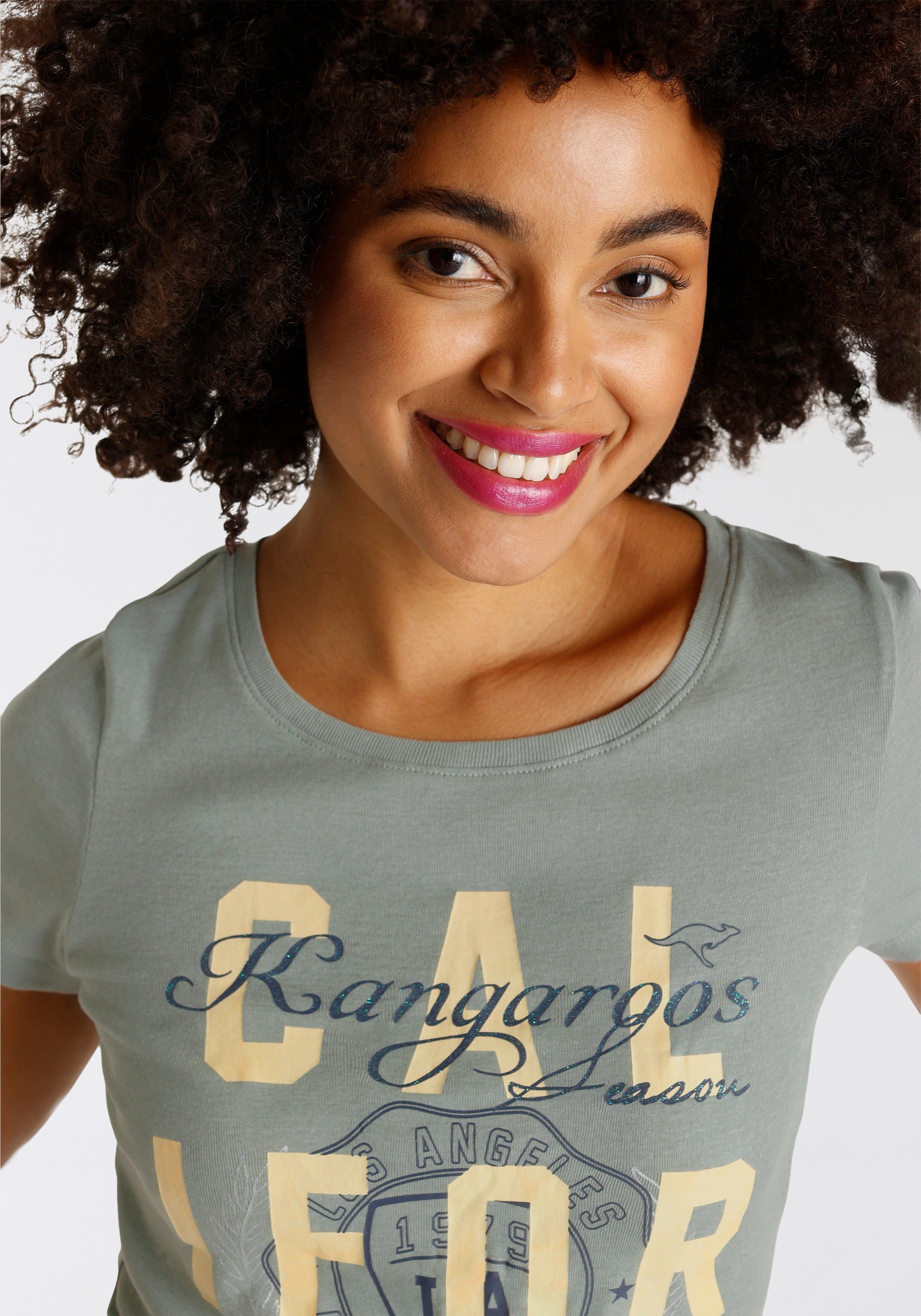 KangaROOS Print-Shirt mit California-Style Logodruck im KOLLEKTION NEUE - khakigrau