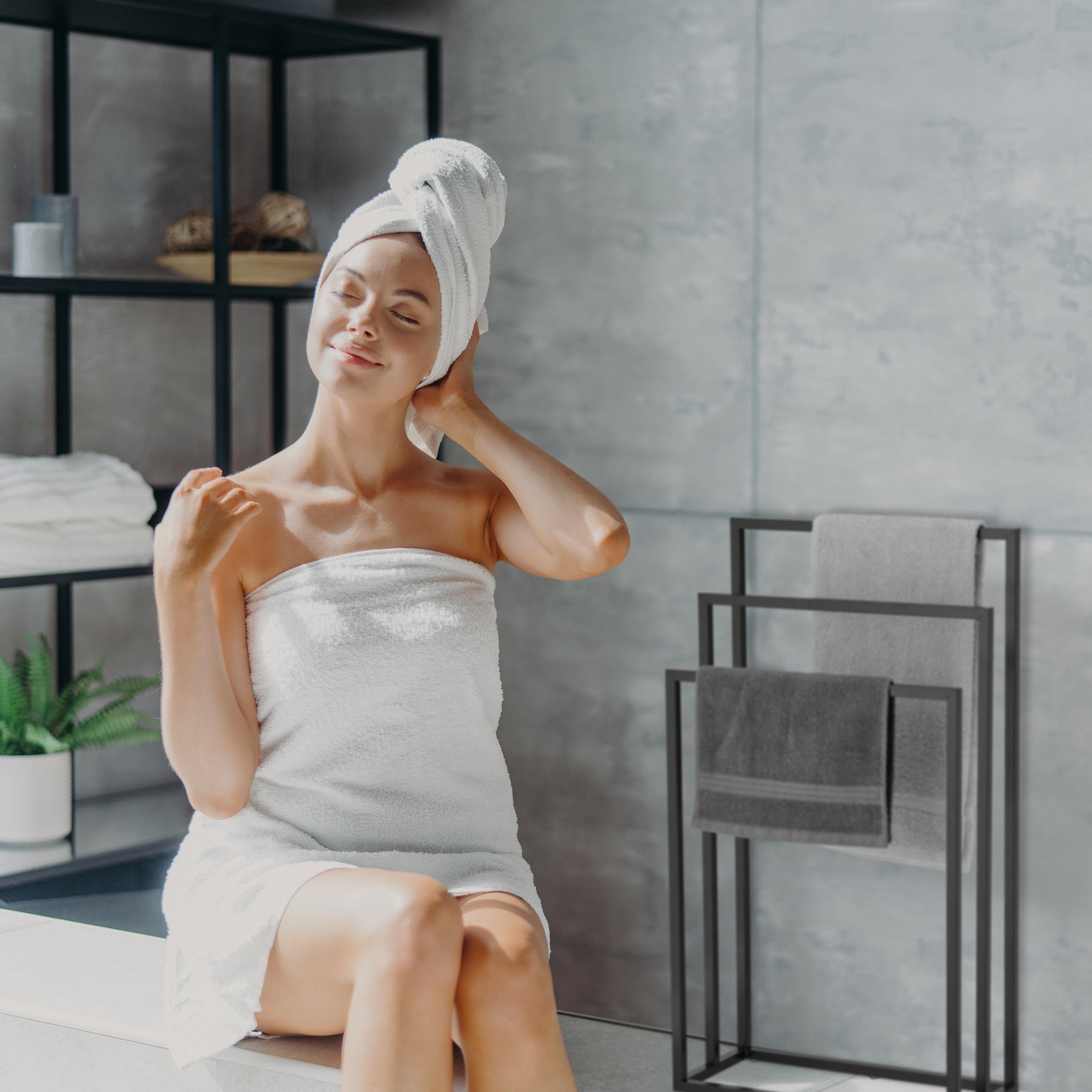 relaxdays Handtuchständer Schwarzer Handtuchständer 3 Stangen