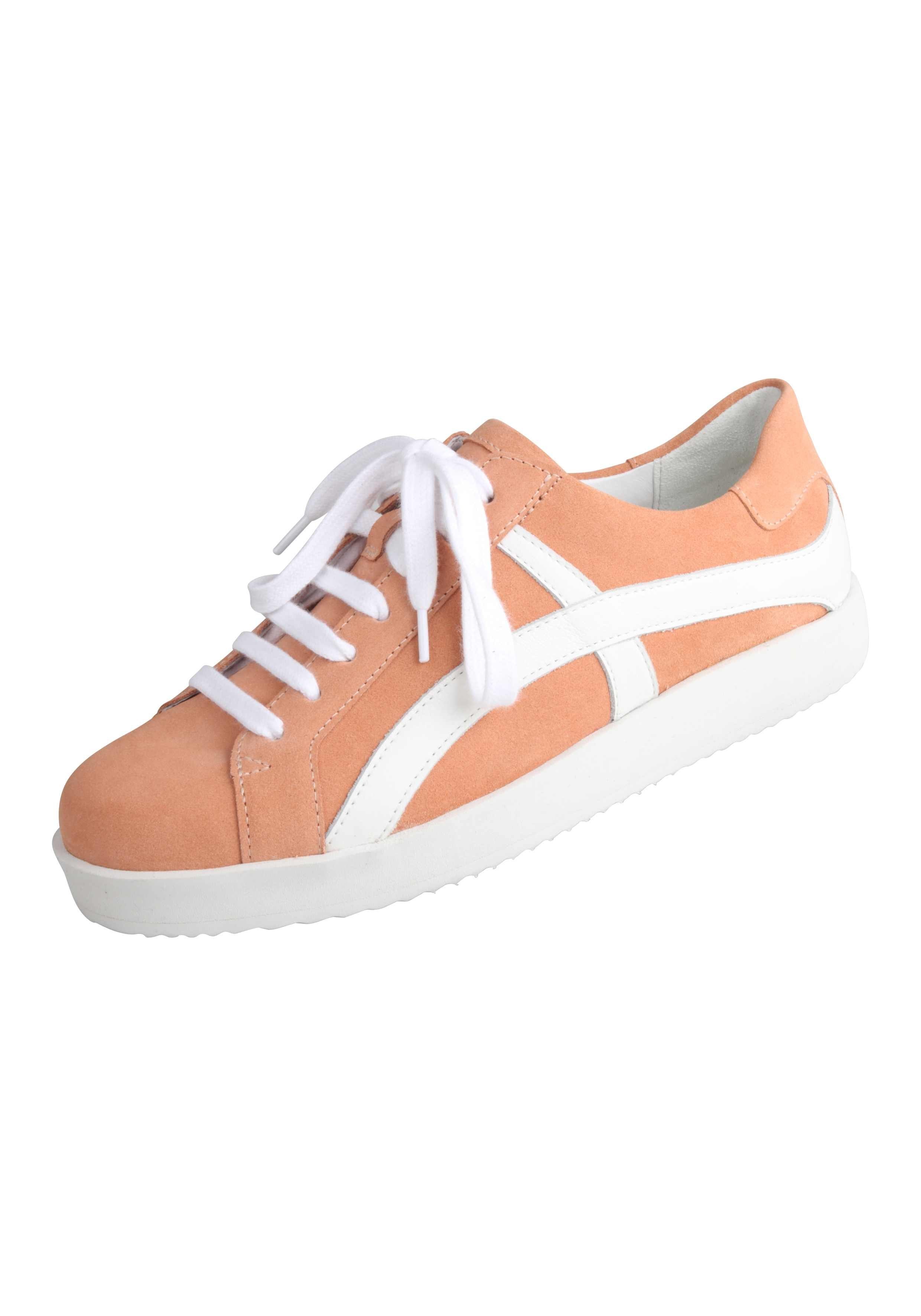 Nora Sneaker