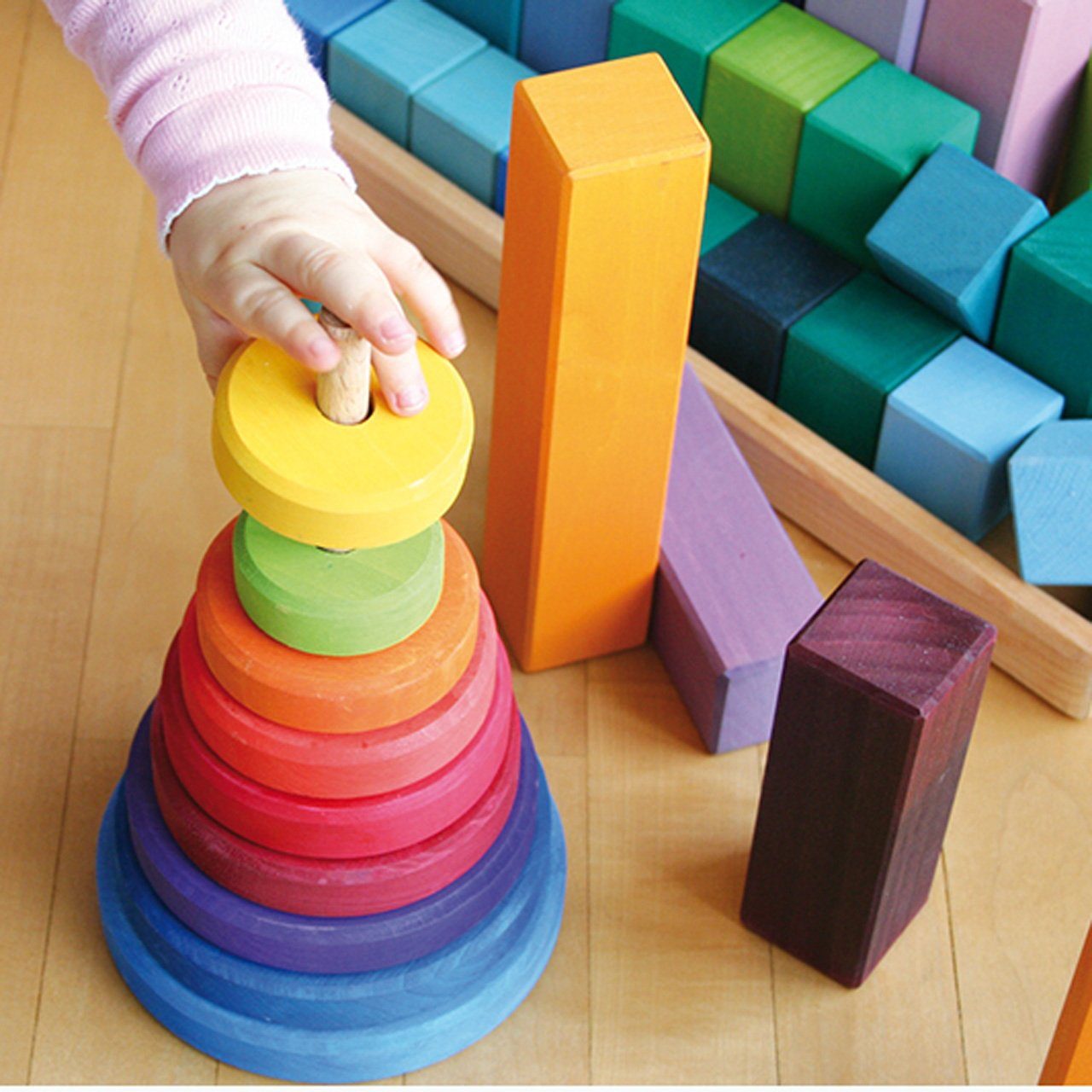GRIMM´S Spiel und Holz Design Holzspielzeug Großer Scheibenturm mit 10 Scheiben zum Stecken Spielbausteine