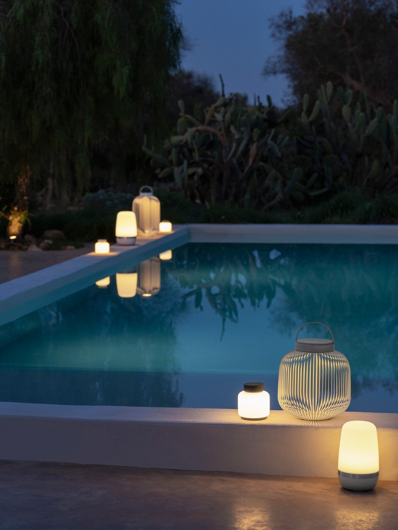 blomus LED Laterne -LITO LED- Mobile Outdoor Akku Leuchte, Außenleuchte: Modernes Design, LED, 2700K-4000K, Warm- bis Kaltweiß, Outdoor geeignet, Stufenlos dimm – Bild 5 von 5