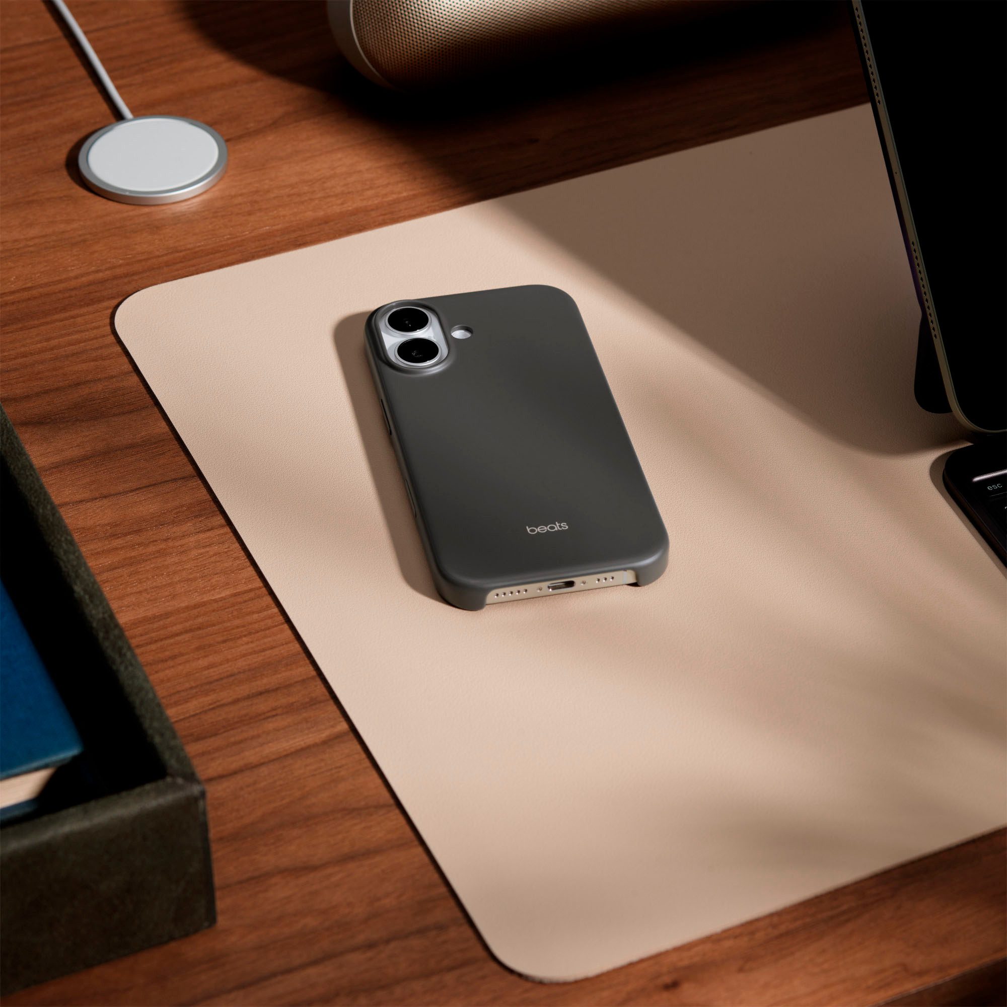 Apple Smartphone-Hülle Beats iPhone 17 Case mit MagSafe und Kamerasteuerung