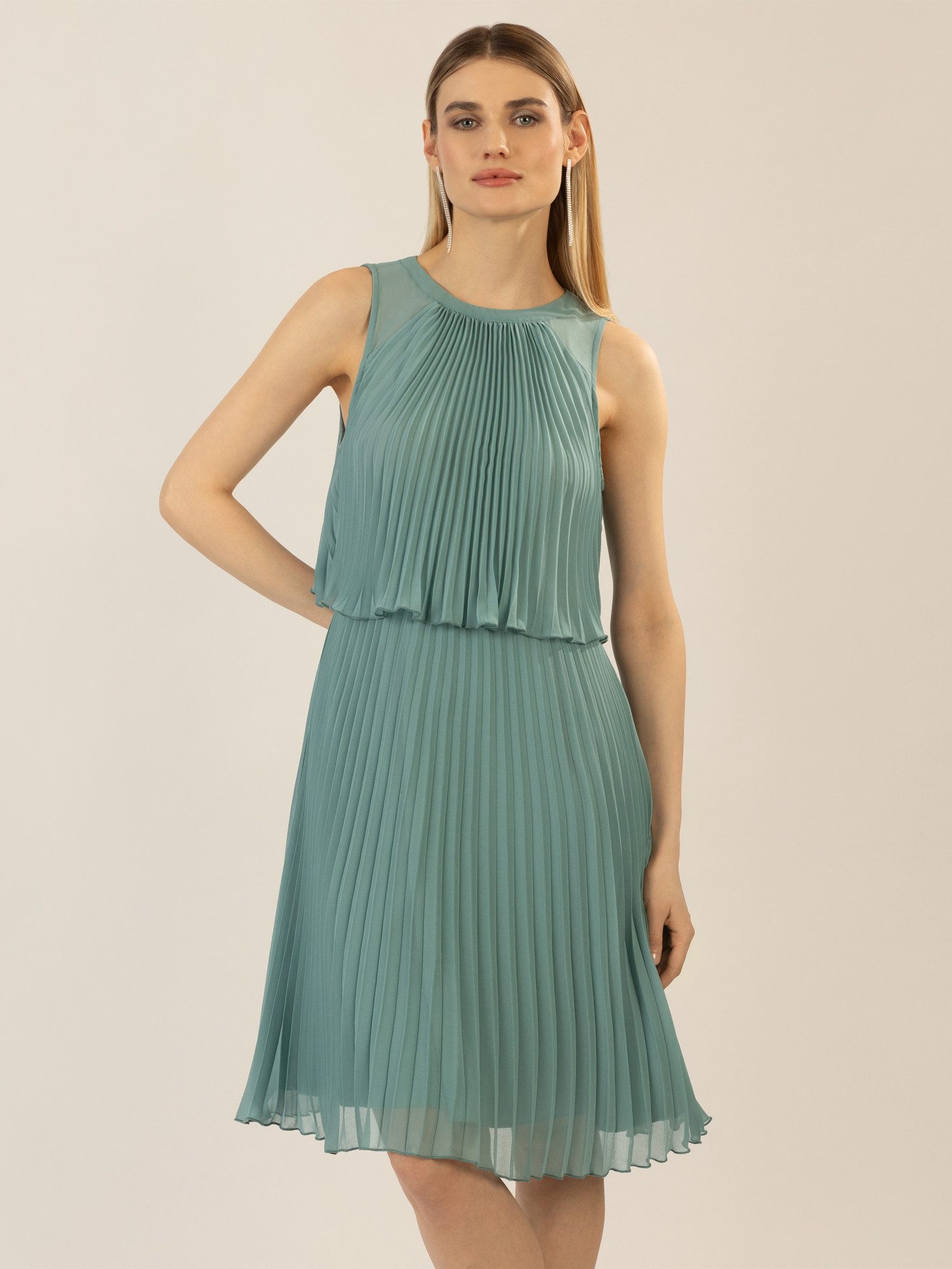 Apart Cocktailkleid mit rundem Ausschnitt und günstig online kaufen
