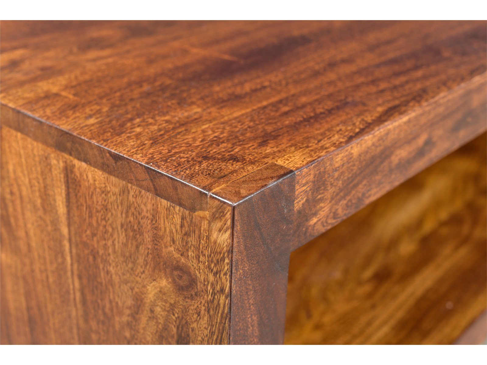 massivum Couchtisch Milburn Akazie Sofatisch Massivholz (1-St)