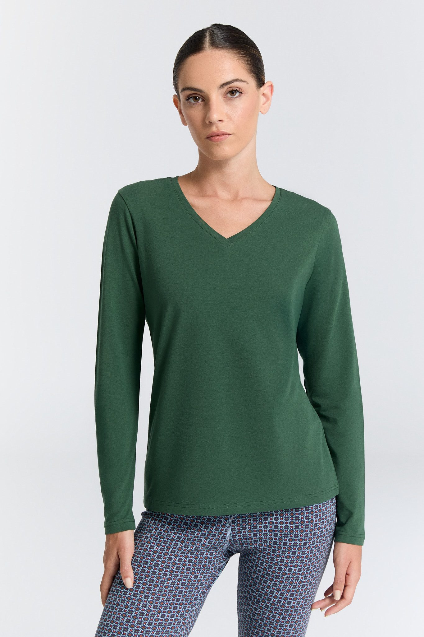 Leela COTTON Langarmshirt Damen V-Neck Langarmshirt – Bild 2 von 5