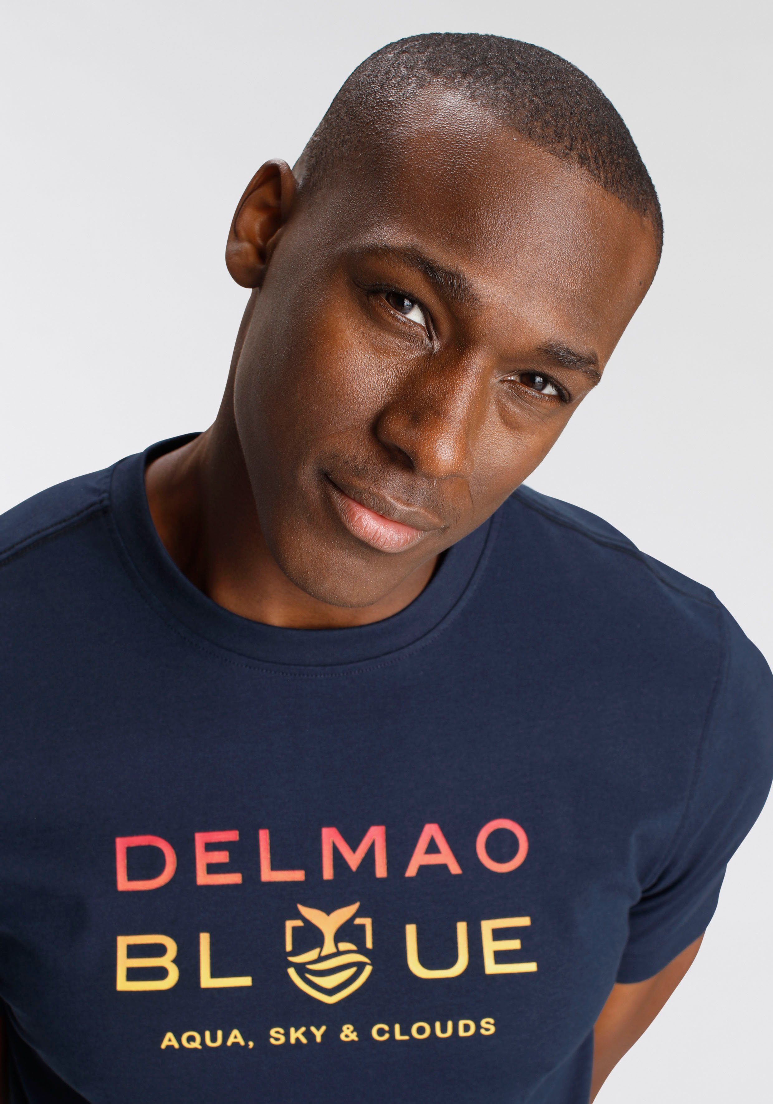 DELMAO T-Shirt Kurzarm, bedruckt, Rundhals, aus 100% Baumwolle