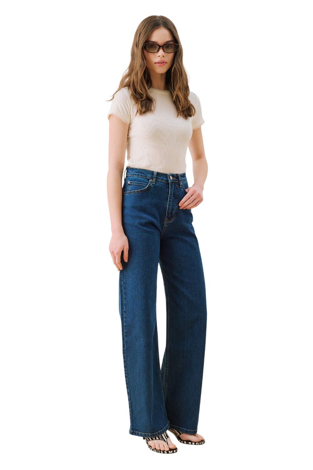 MANUKA Bequeme Jeans Lange, leichte Jeans mit weitem Bein, schwarz.