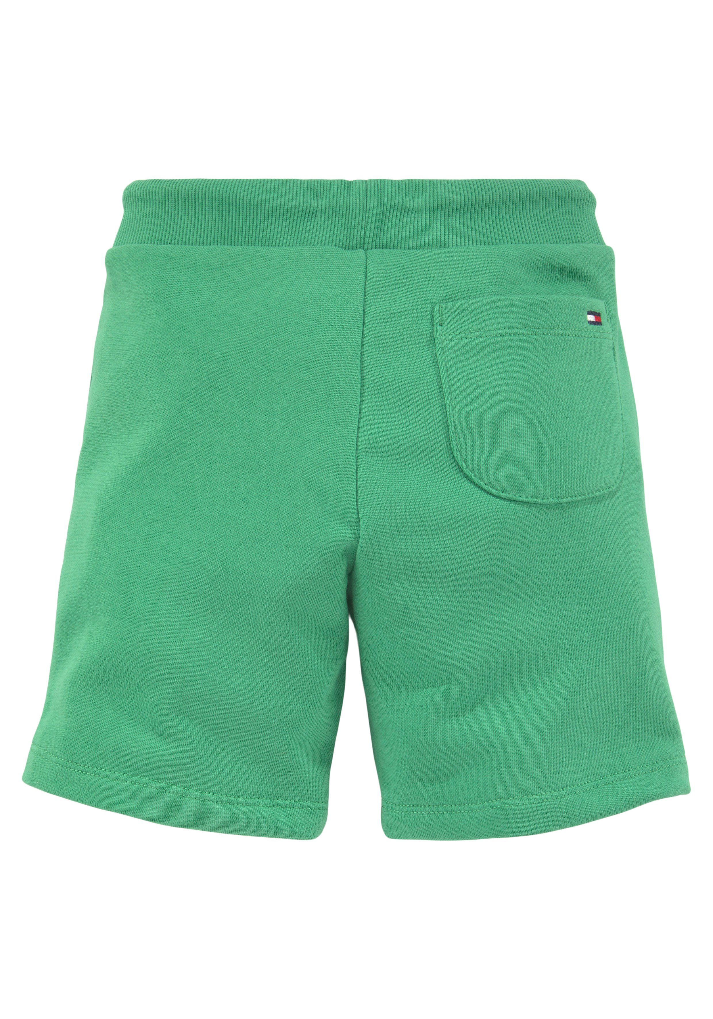 Tommy Hilfiger Sweatshorts MONOTYPE modischem Coastal Logoschriftzug Green SWEATSHORTS mit