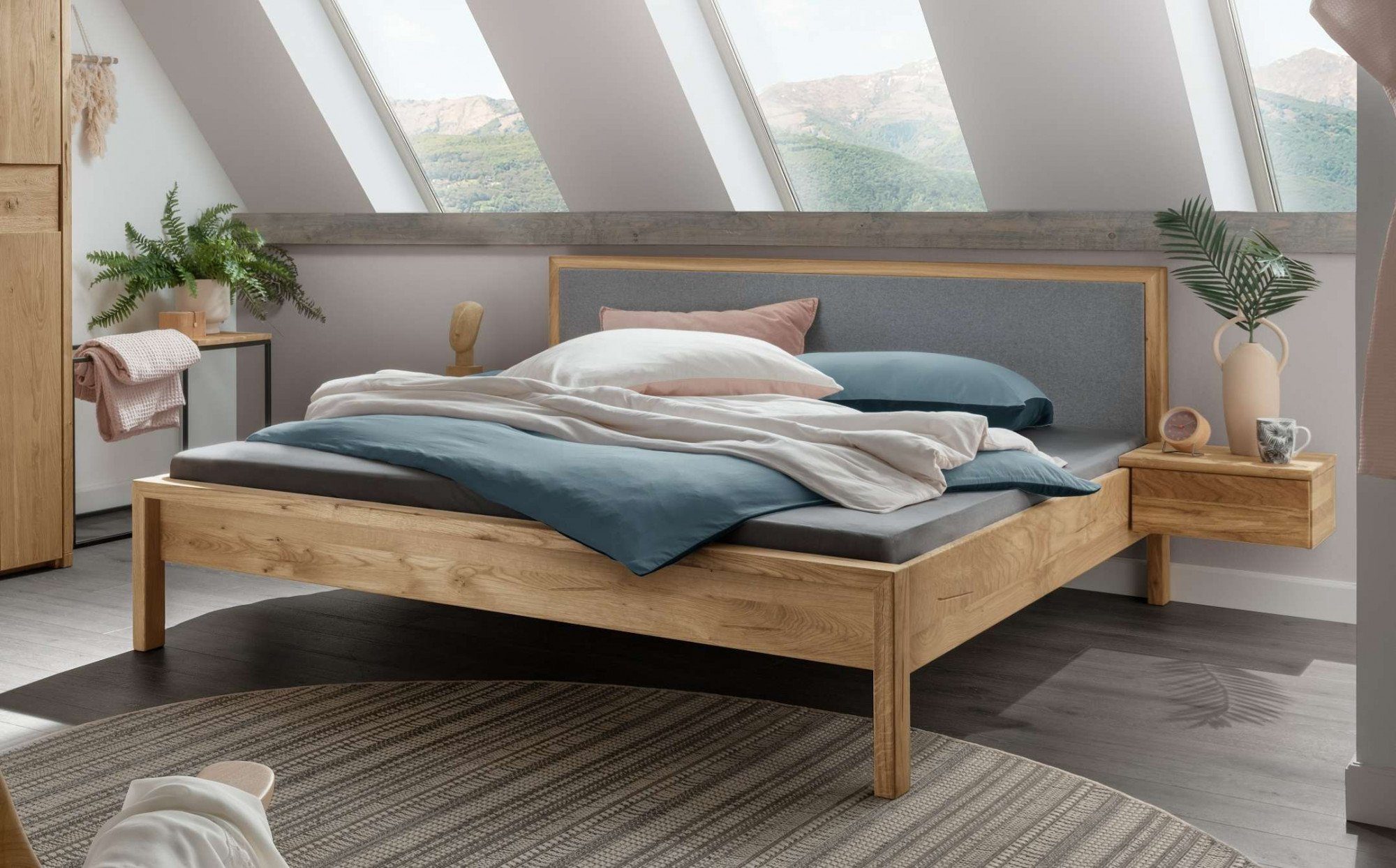 Home affaire Schlafzimmer-Set Huven Schlafzimmer, (Set, 3-tlg), Massivholzbett aus Eiche mit 2 Nachttische, Kopfteil mit Filz, FSC