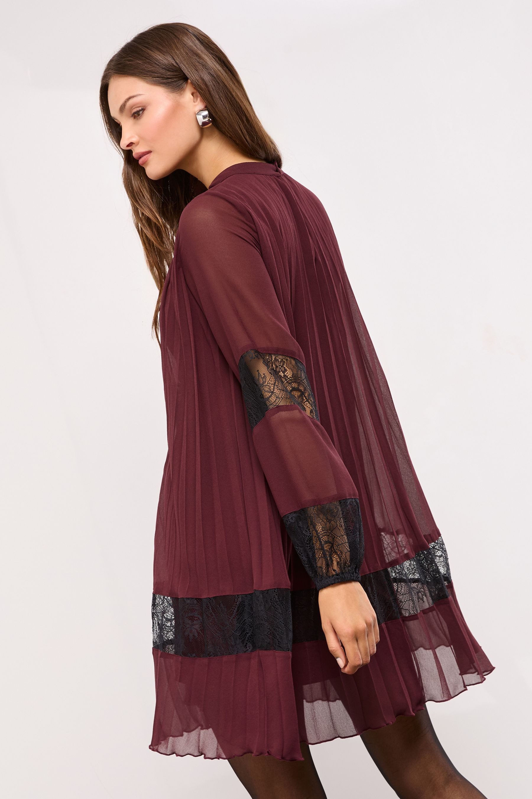 LIPSY Plisseekleid Lipsy Minikleid mit Falten und Spitze (1-tlg) günstig online kaufen