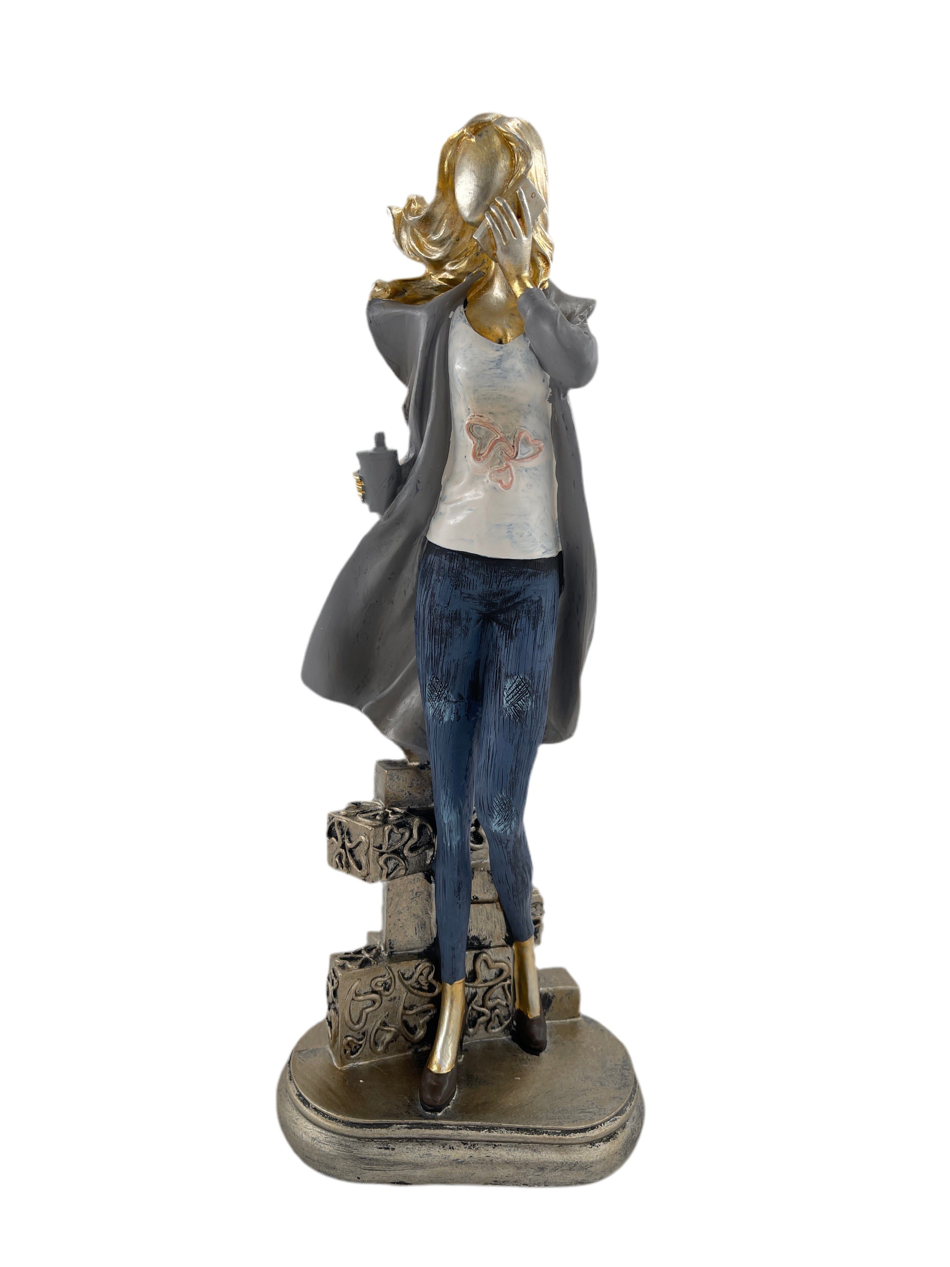 MF Skulptur Exklusive Skulptur einer Geschäftsfrau im modernen Stil Business Women (1 St)