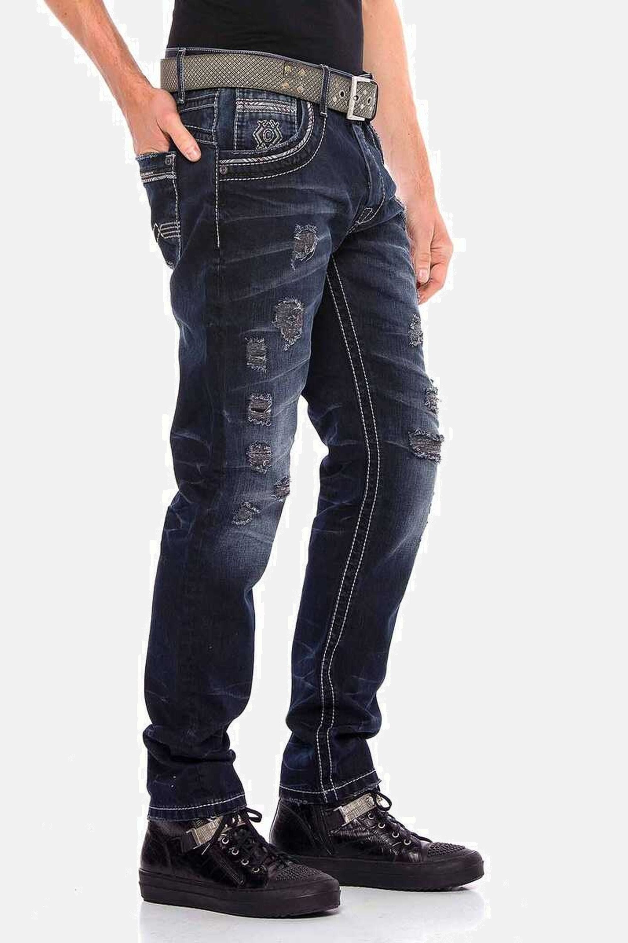 Cipo & Baxx Regular-fit-Jeans Jeans mit lässigen Destroyed-Elementen, CD539