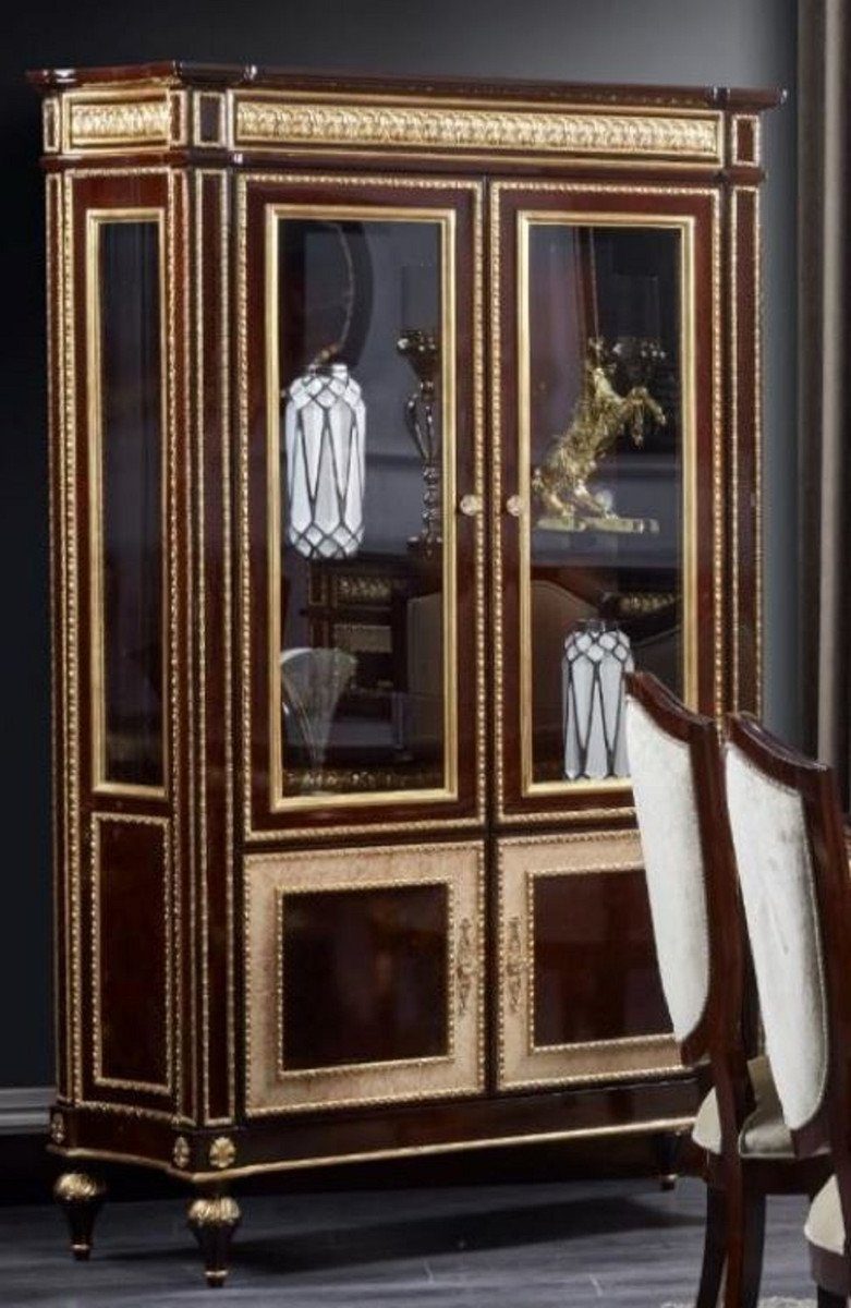 Casa Padrino Vitrine Casa Padrino Luxus Barock Vitrine Dunkelbraun / Gold - Prunkvoller Massivholz Vitrinenschrank mit 4 Türen - Luxus Möbel im Barockstil - Barock Möbel - Edel & Prunkvoll