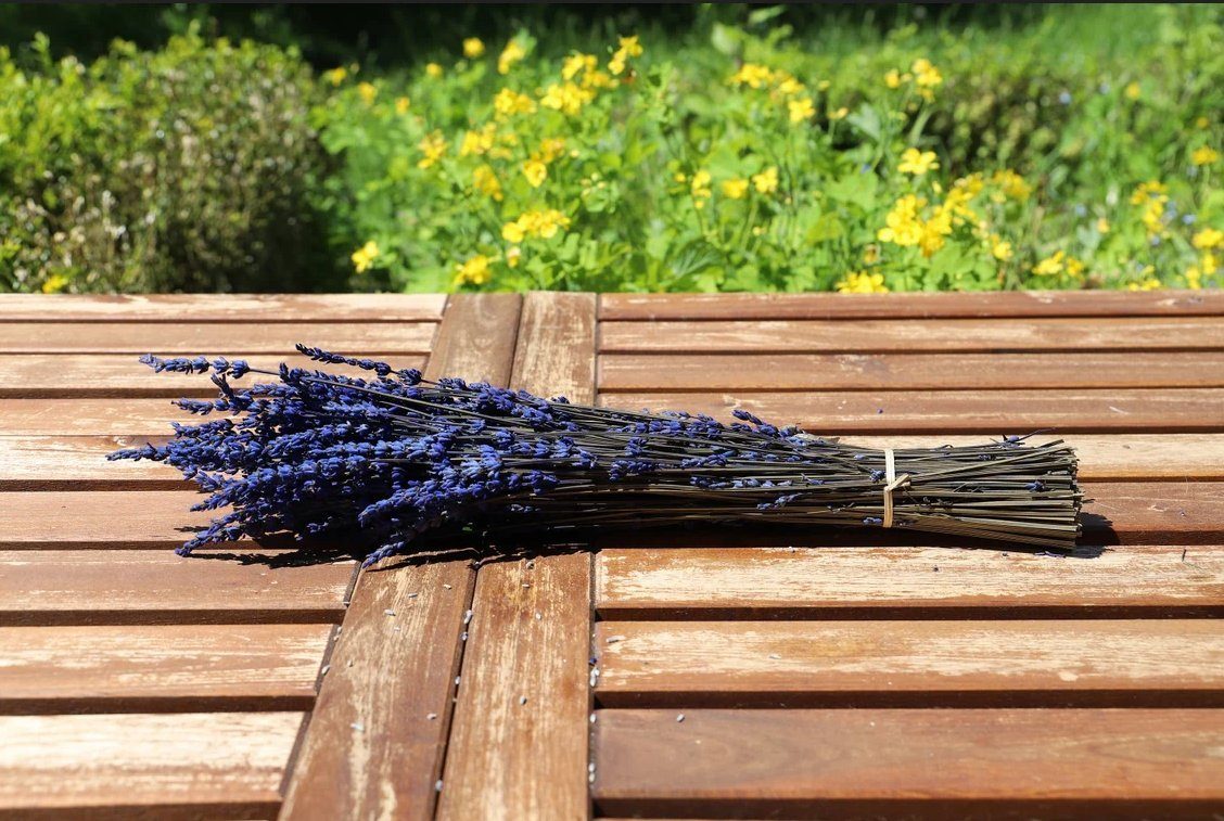 Getrockneter 2 Lavendelstrauß Kunstharz.Art Hellblau, Trockenblume - in Farben