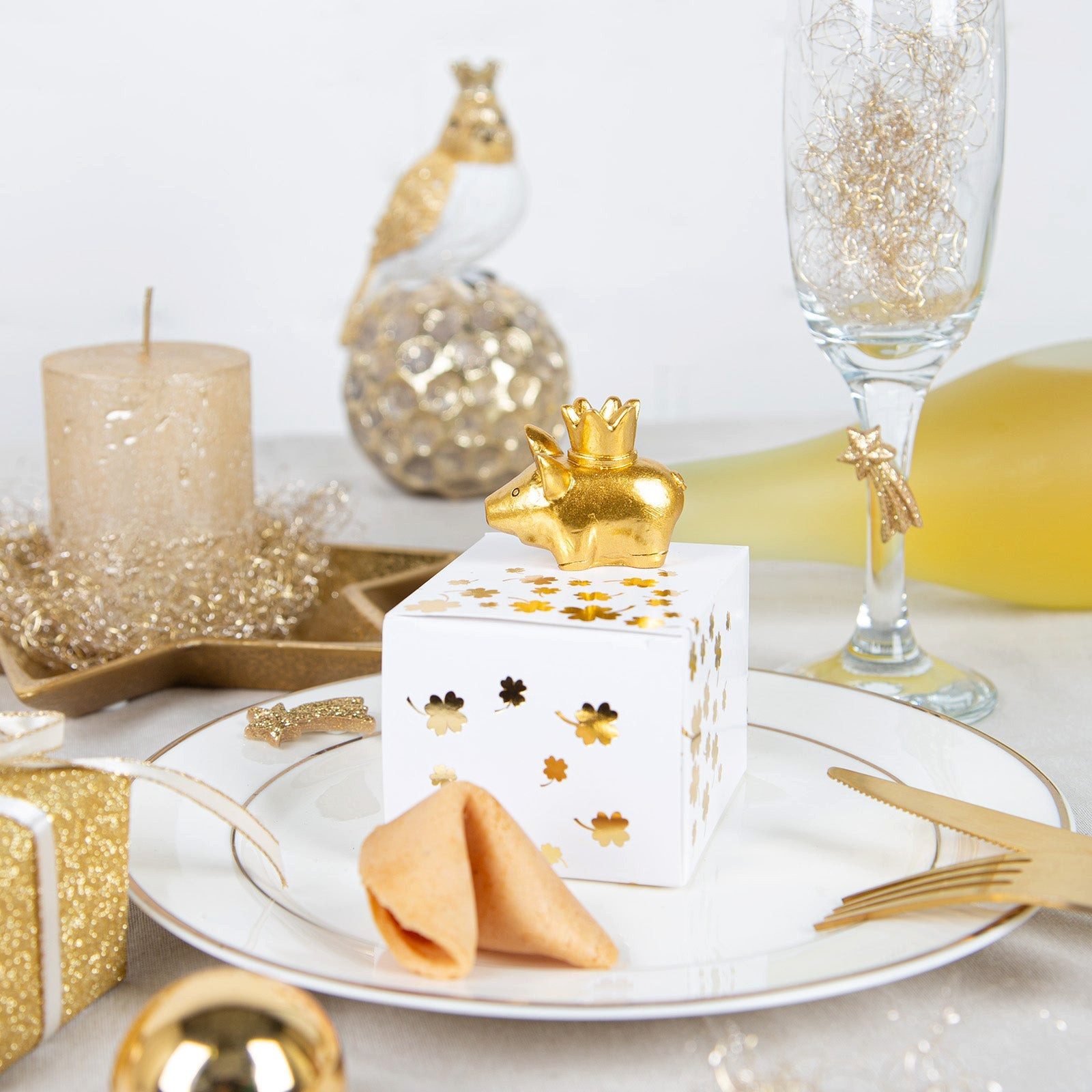 Logbuch-Verlag Geschenkbox 10 kleine Geschenkboxen weiß gold foliert Kleeblätter 8,5 x 6,5 x 5,5