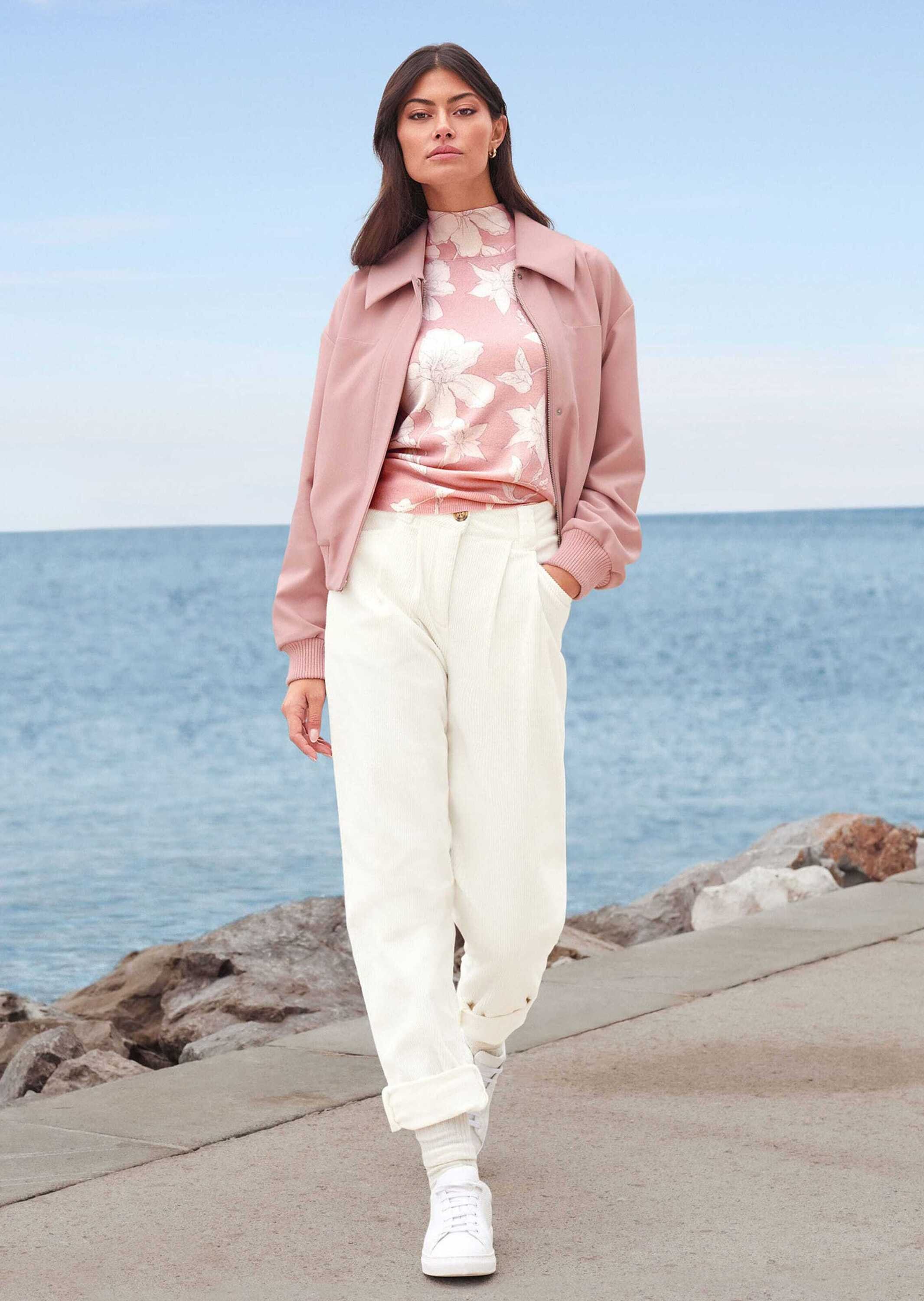 MADELEINE Blouson Kurz-Blouson mit Reißverschluss und Strickbündchen.
