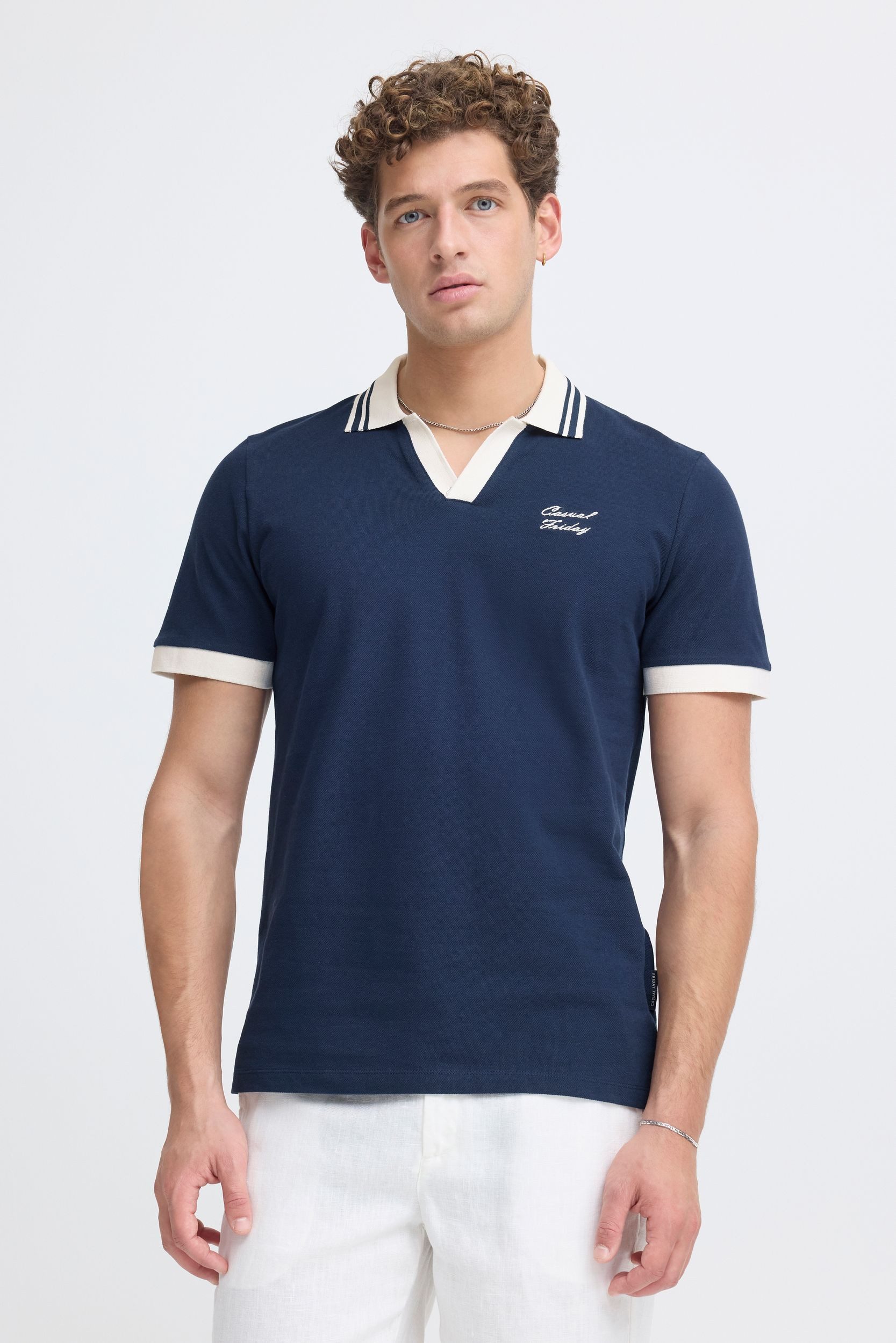 Casual Friday Poloshirt Modisches Oberteil V-Ausschnitt Stickerei Polokragen für Herren (1-tlg) Baumwolle Normal Fit V-Ausschnitt Kurzarm Einfarbig Pull On